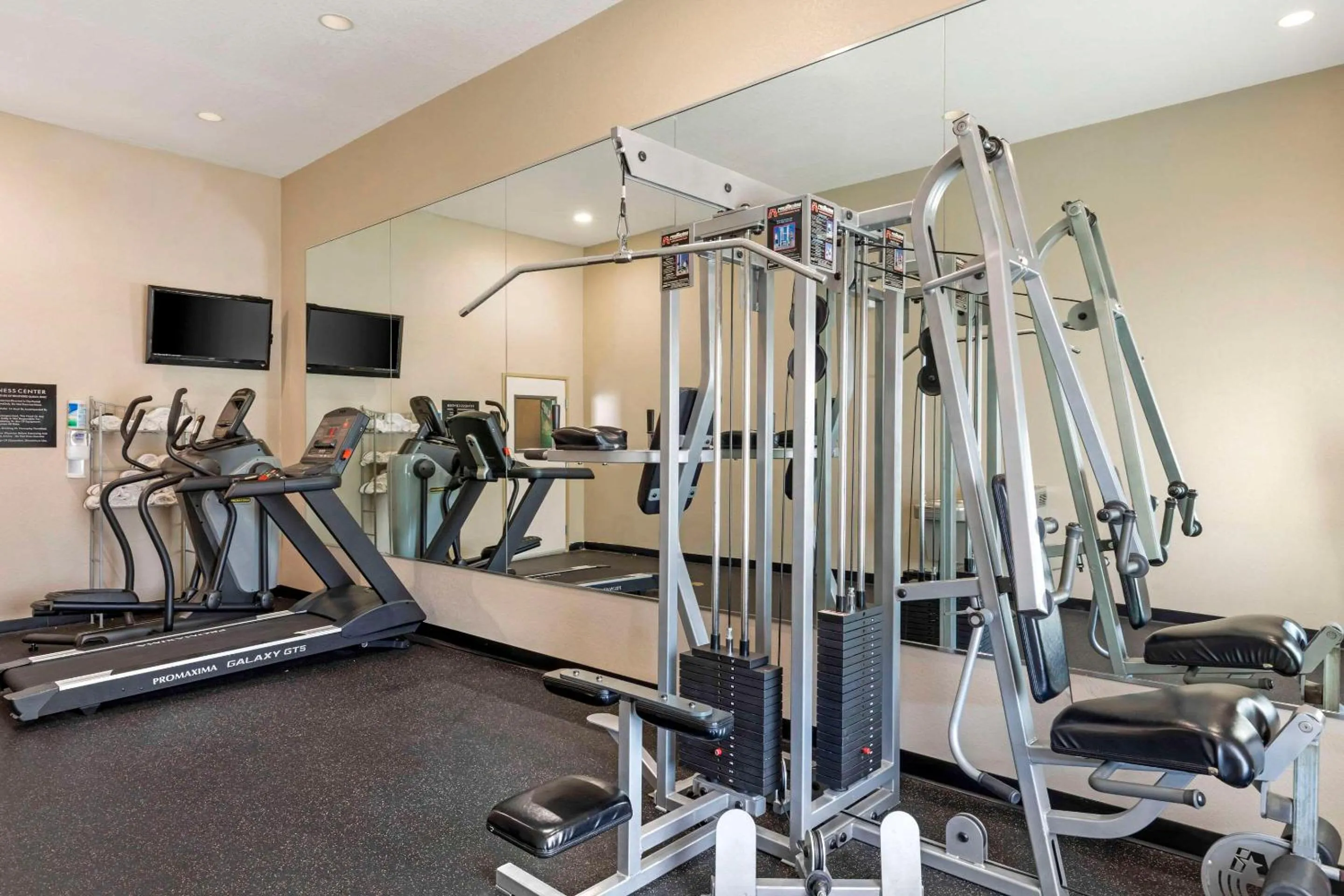 Fitness centre/facilities in Quality Inn and Suites Groesbeck