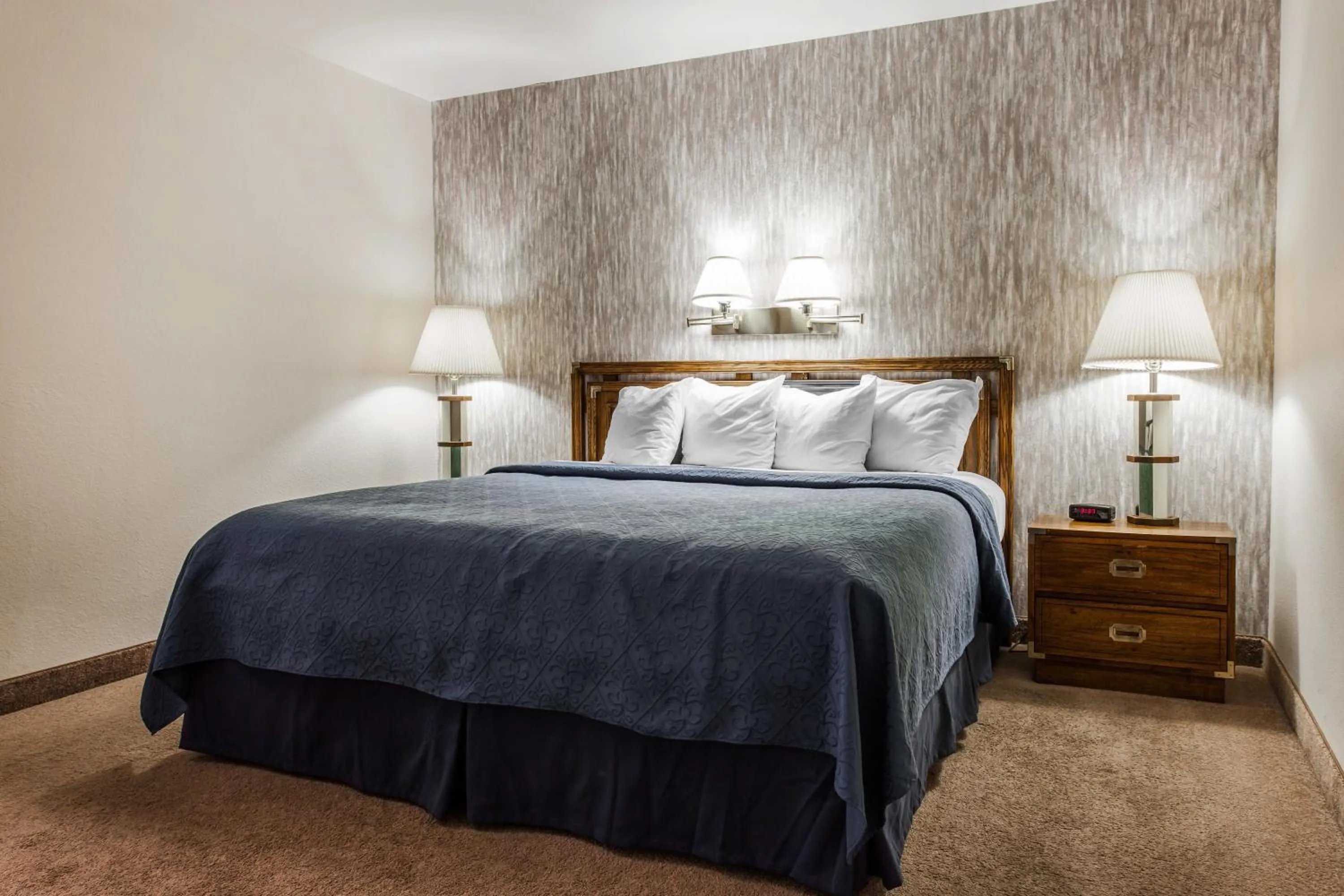 Photo of the whole room, Bed in Quality Inn & Suites Goldendale