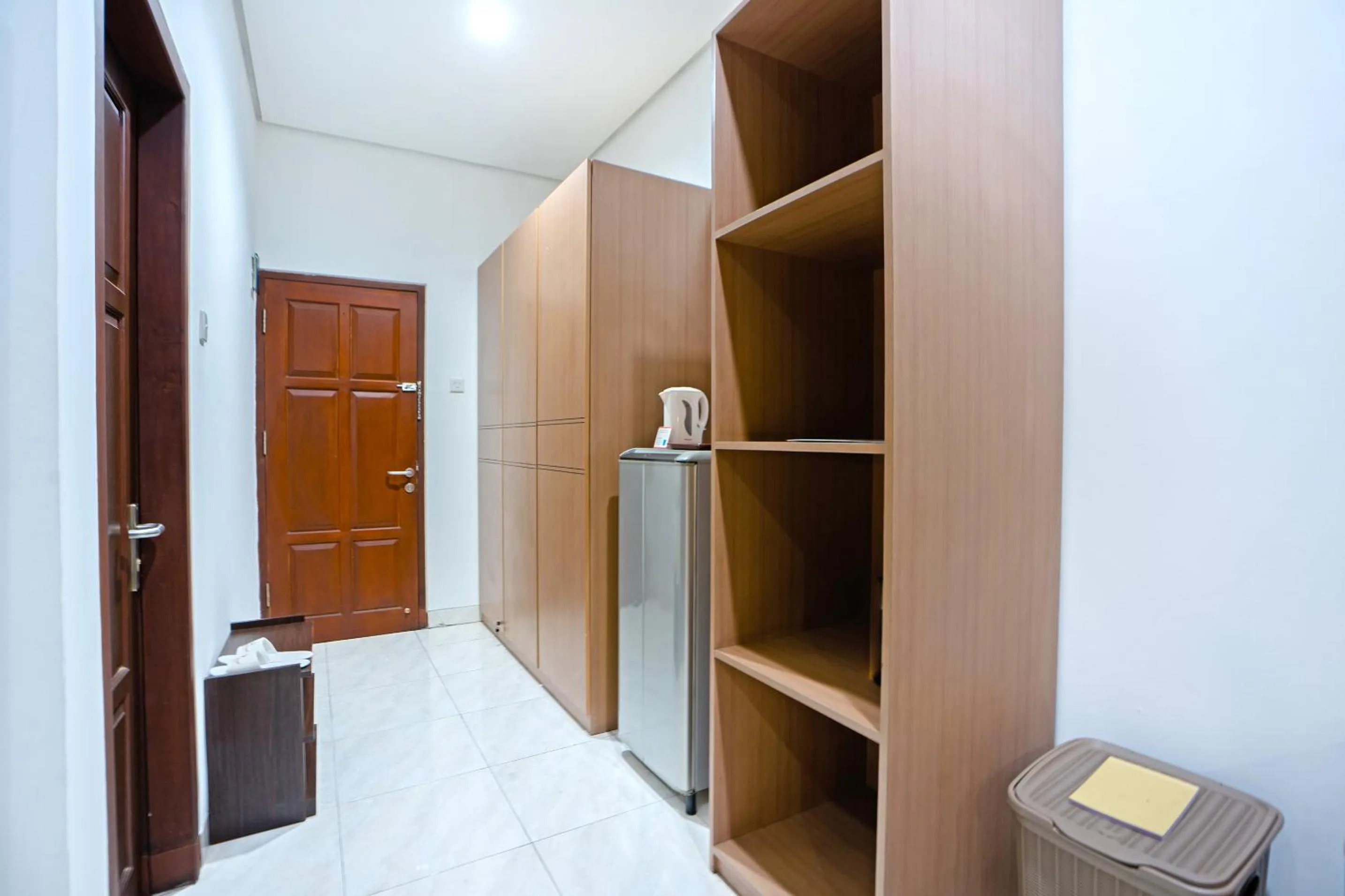 wardrobe in Jambuluwuk Mansion Pakubuwono