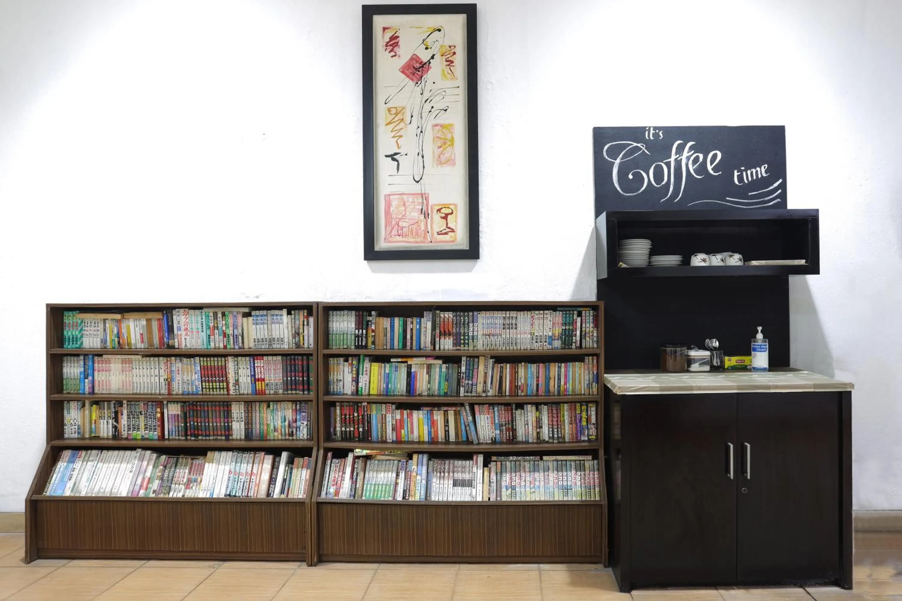 Library in Jambuluwuk Residence Menteng