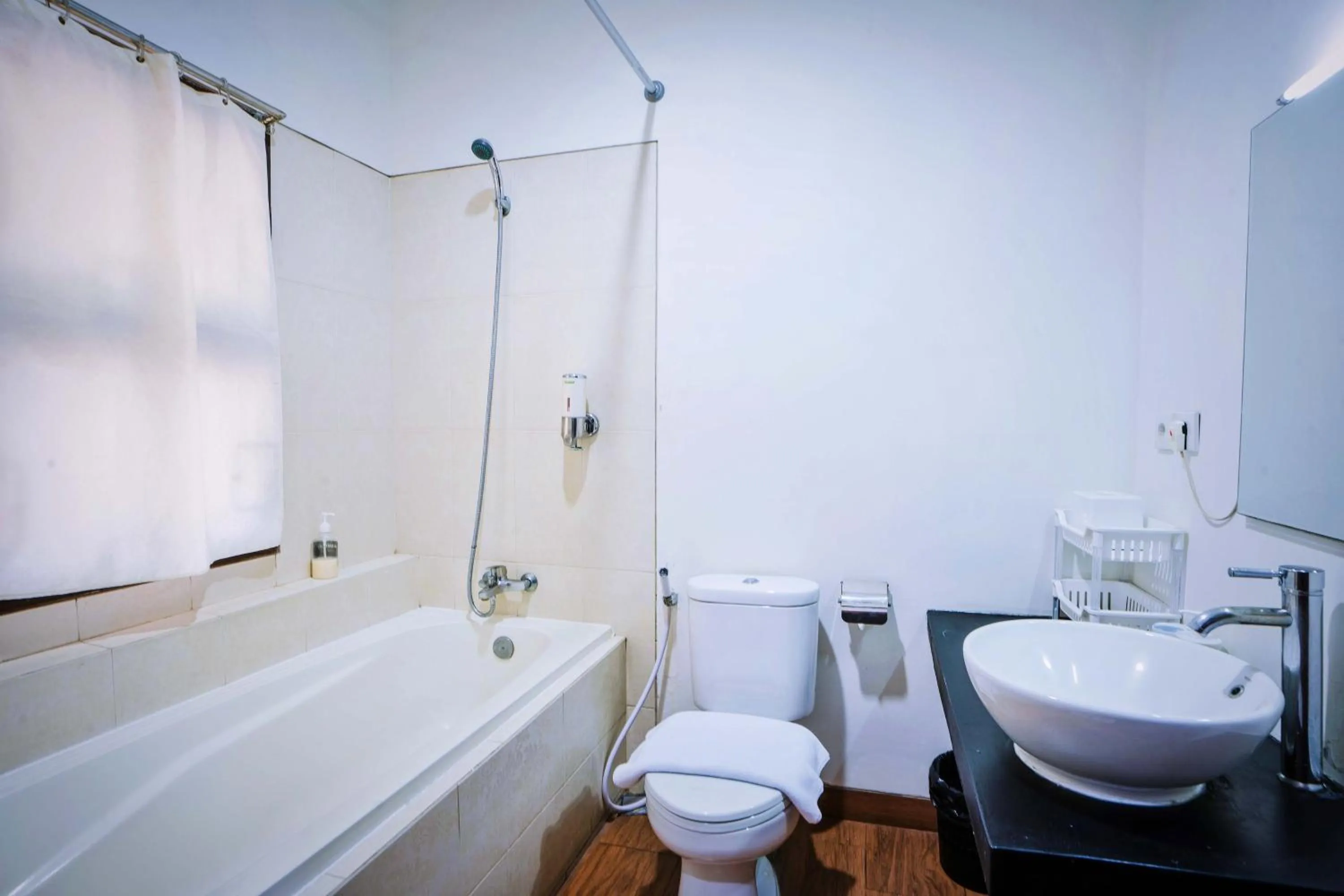 Toilet in Jambuluwuk Residence Menteng