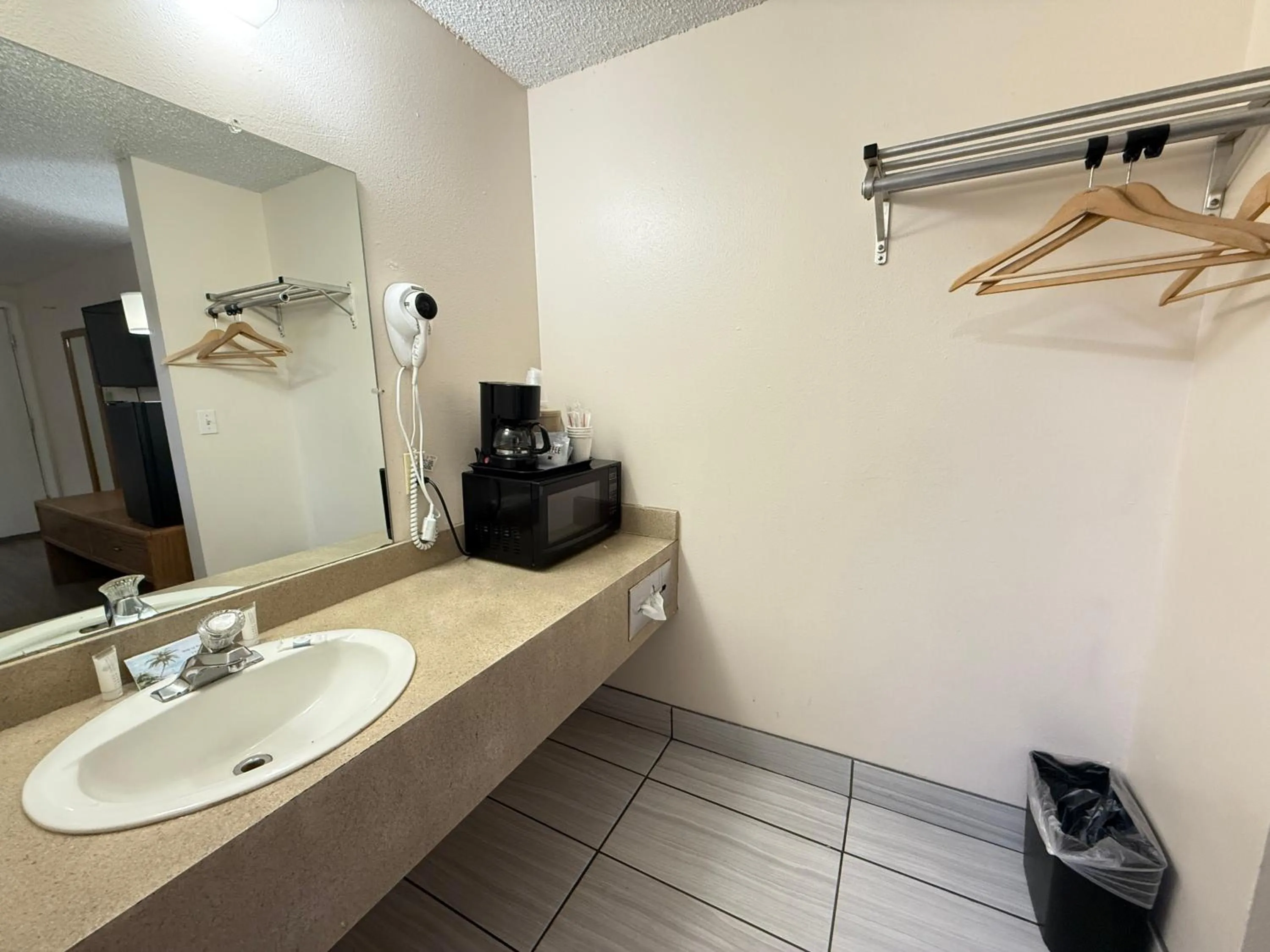 Bathroom in Hardin Lodge By Capital O Little Bighorn Battlefield I-90