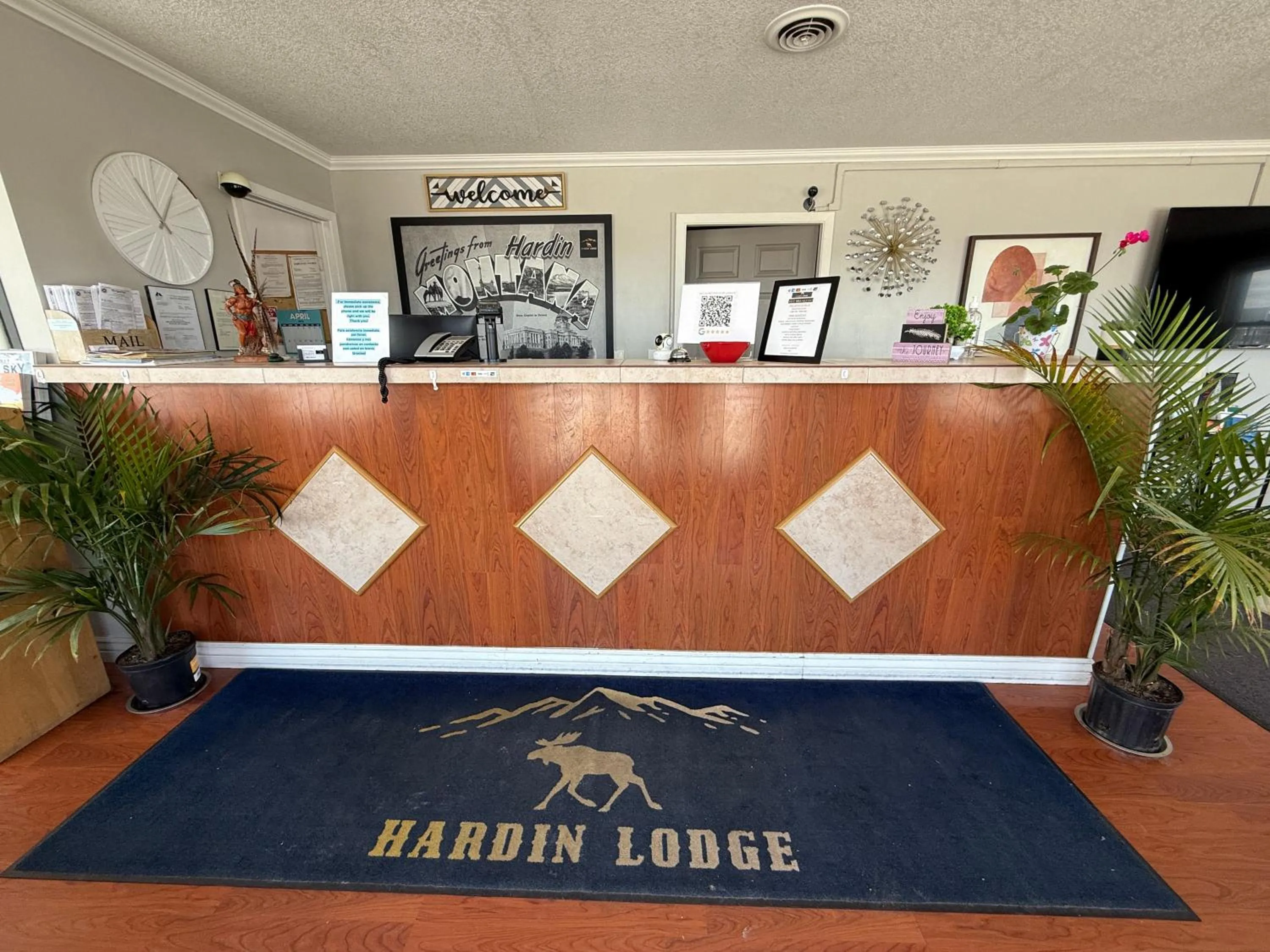 Lobby or reception in Hardin Lodge By Capital O Little Bighorn Battlefield I-90