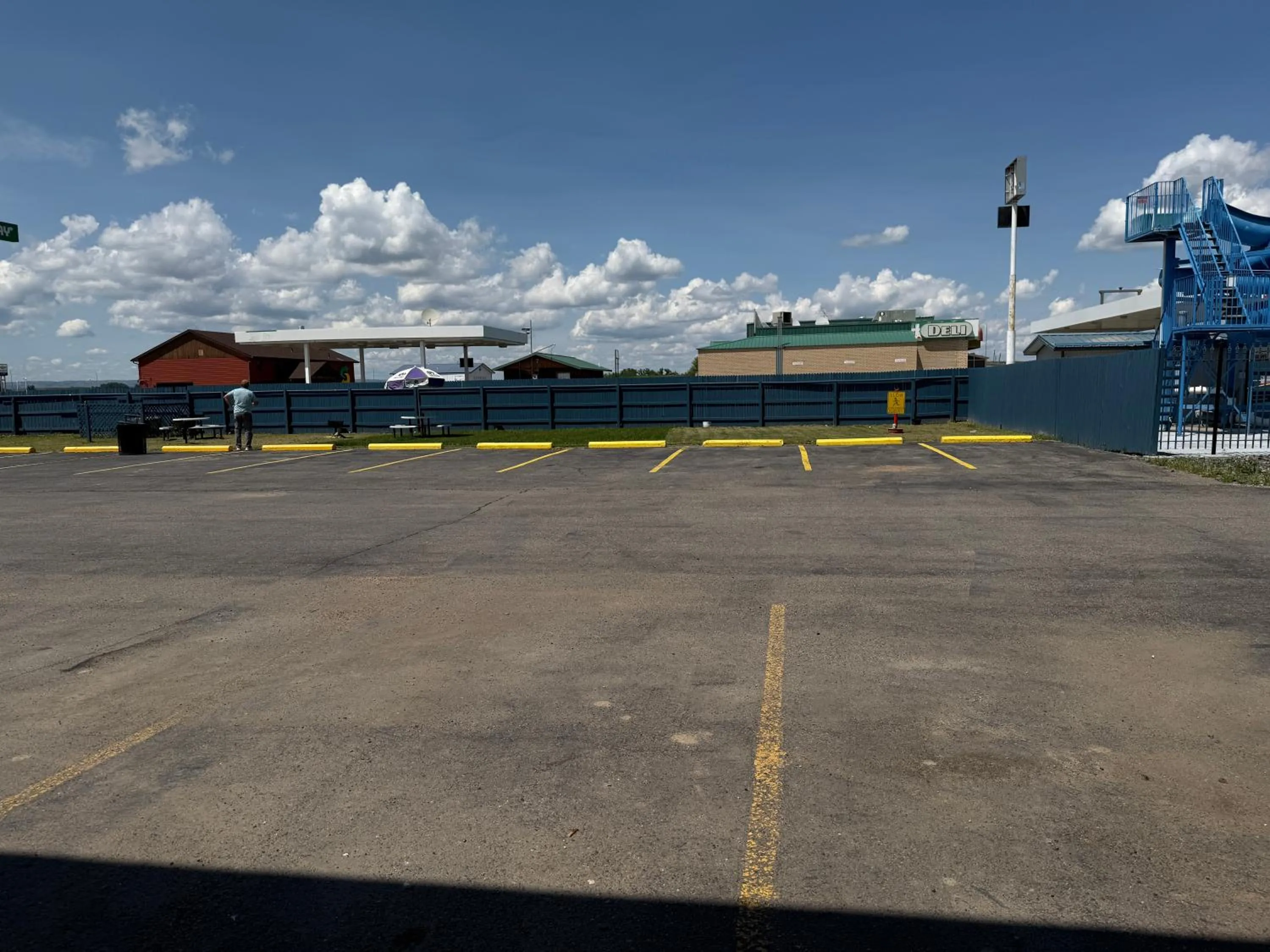 Parking in Hardin Lodge By Capital O Little Bighorn Battlefield I-90