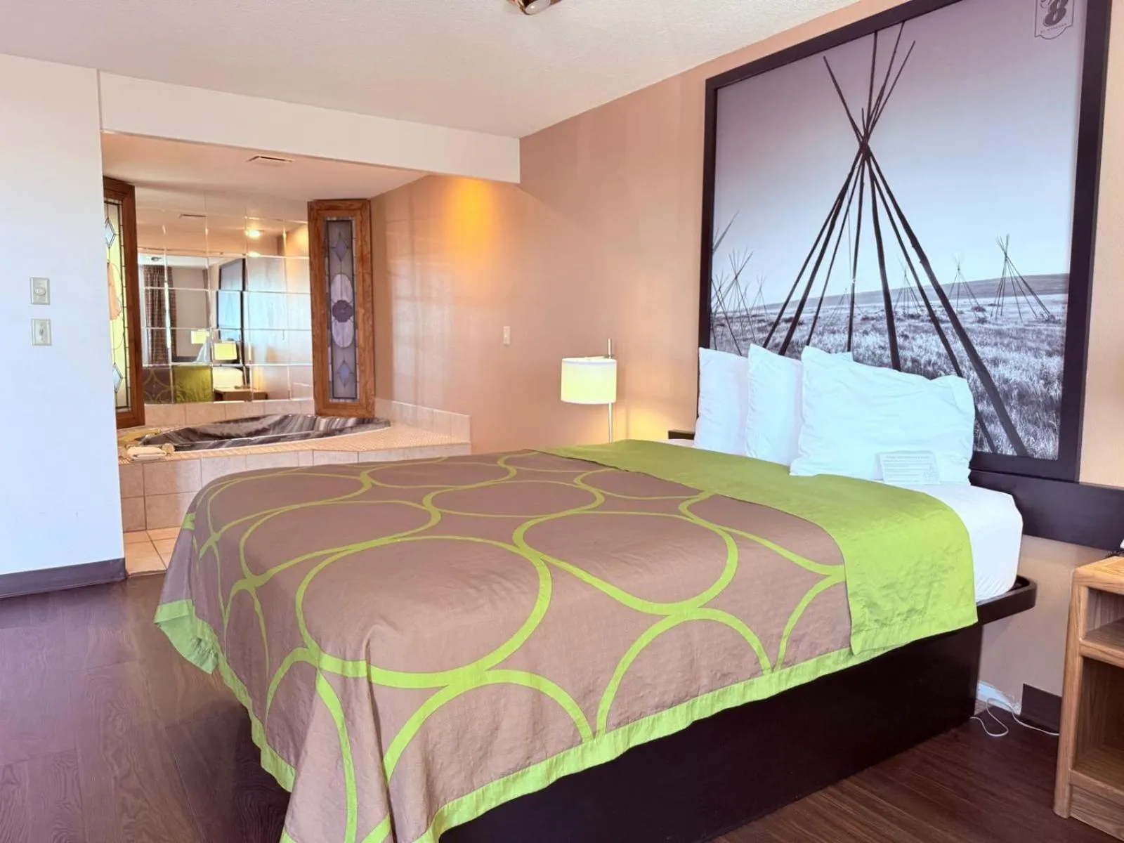 Bedroom, Bed in Hardin Lodge By Capital O Little Bighorn Battlefield I-90