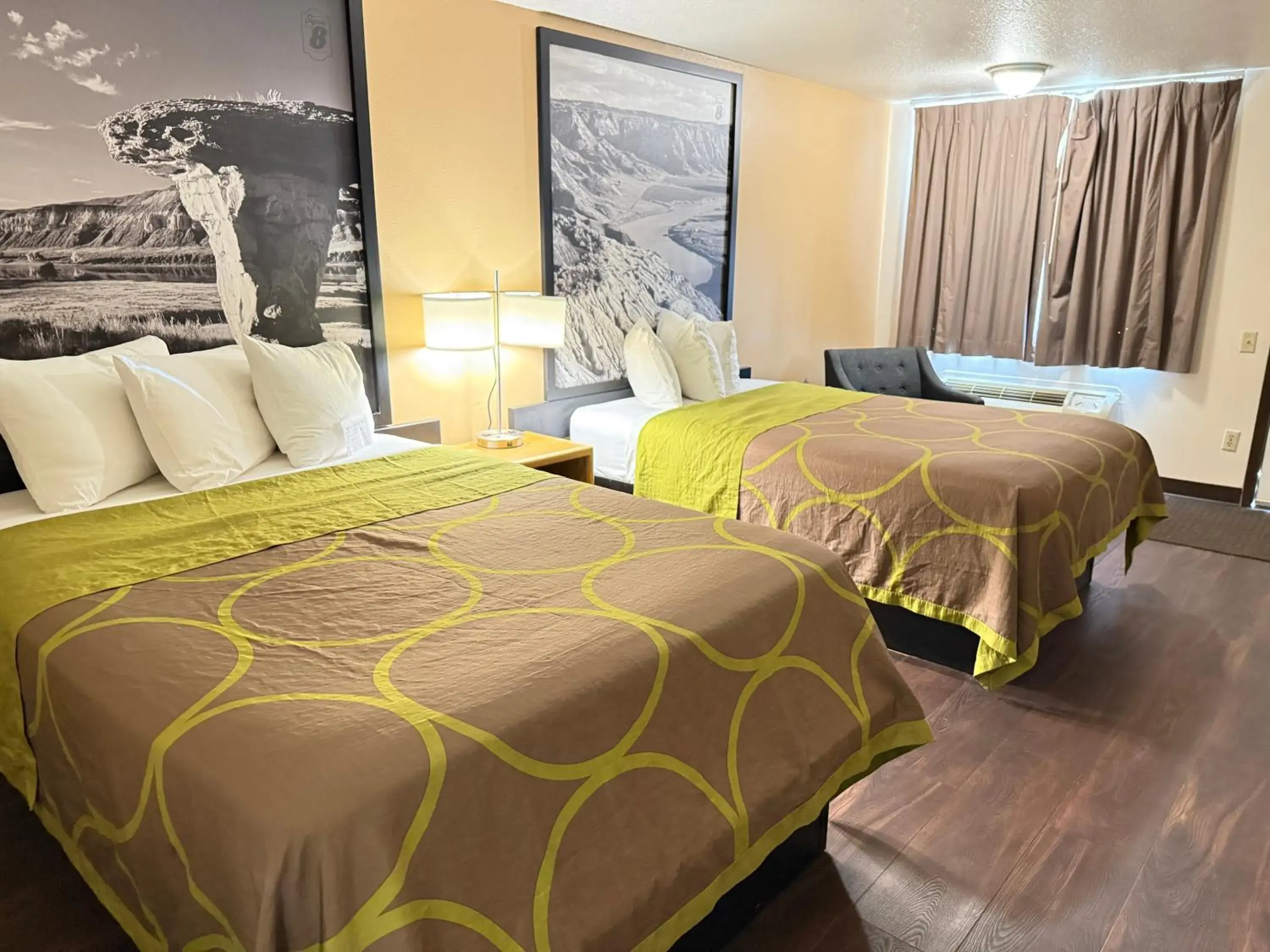 Comfort Quadruple Room in Hardin Lodge Little Bighorn Battlefield I-90 Comfort Quadruple Room in Hardin Lodge Little Bighorn Battlefield I-90