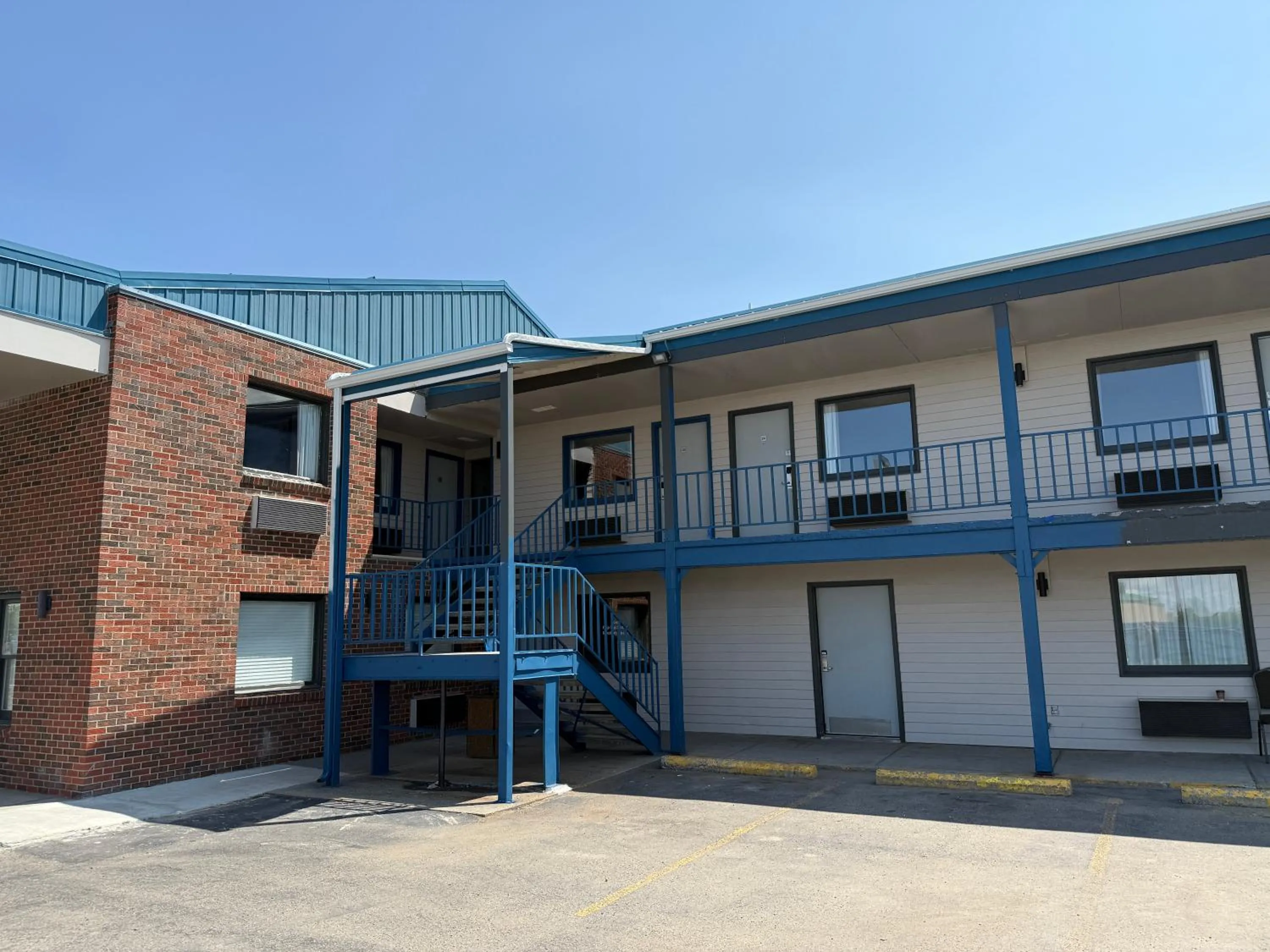 Property building in Hardin Lodge By Capital O Little Bighorn Battlefield I-90