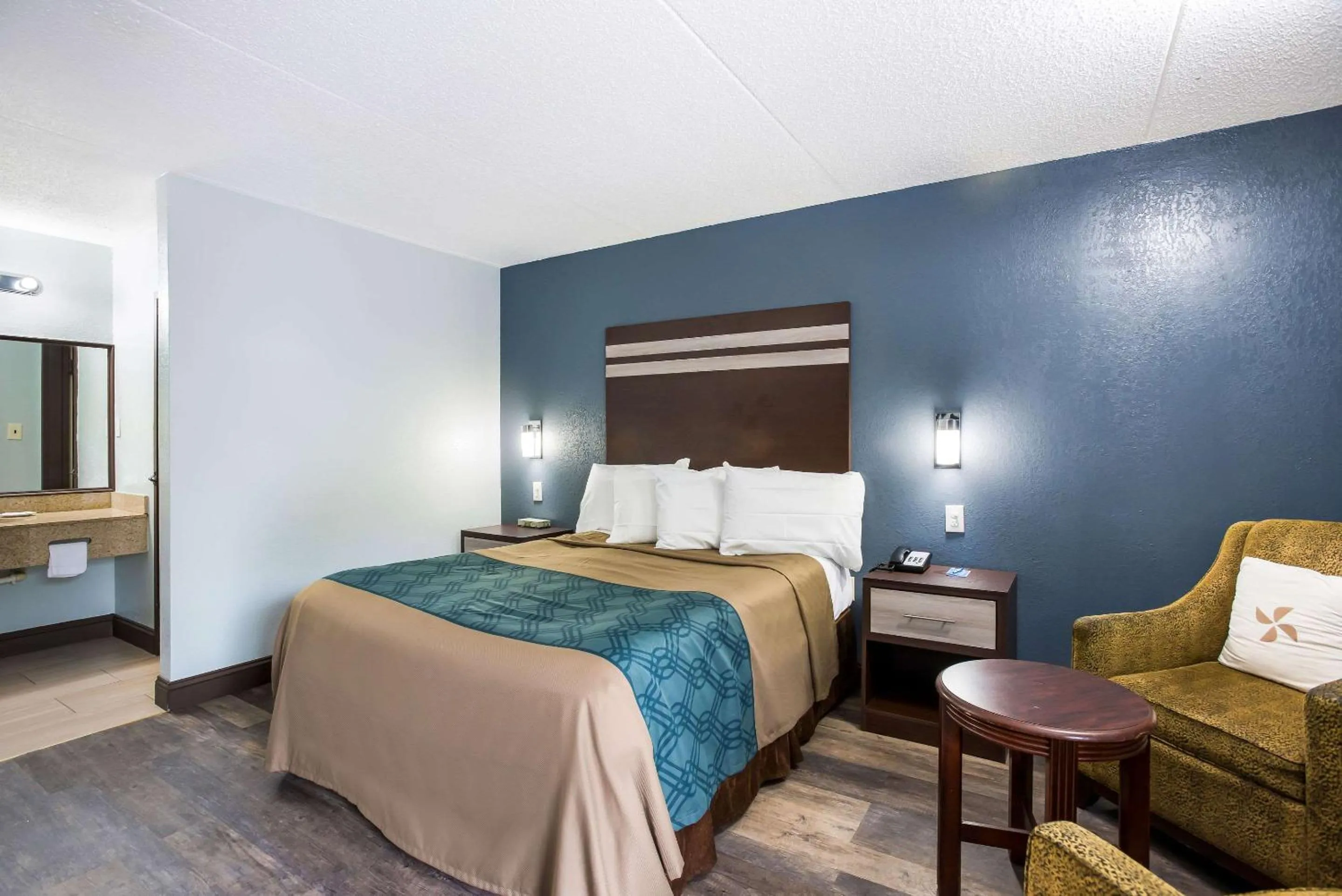 Photo of the whole room in Rodeway Inn Hammonton