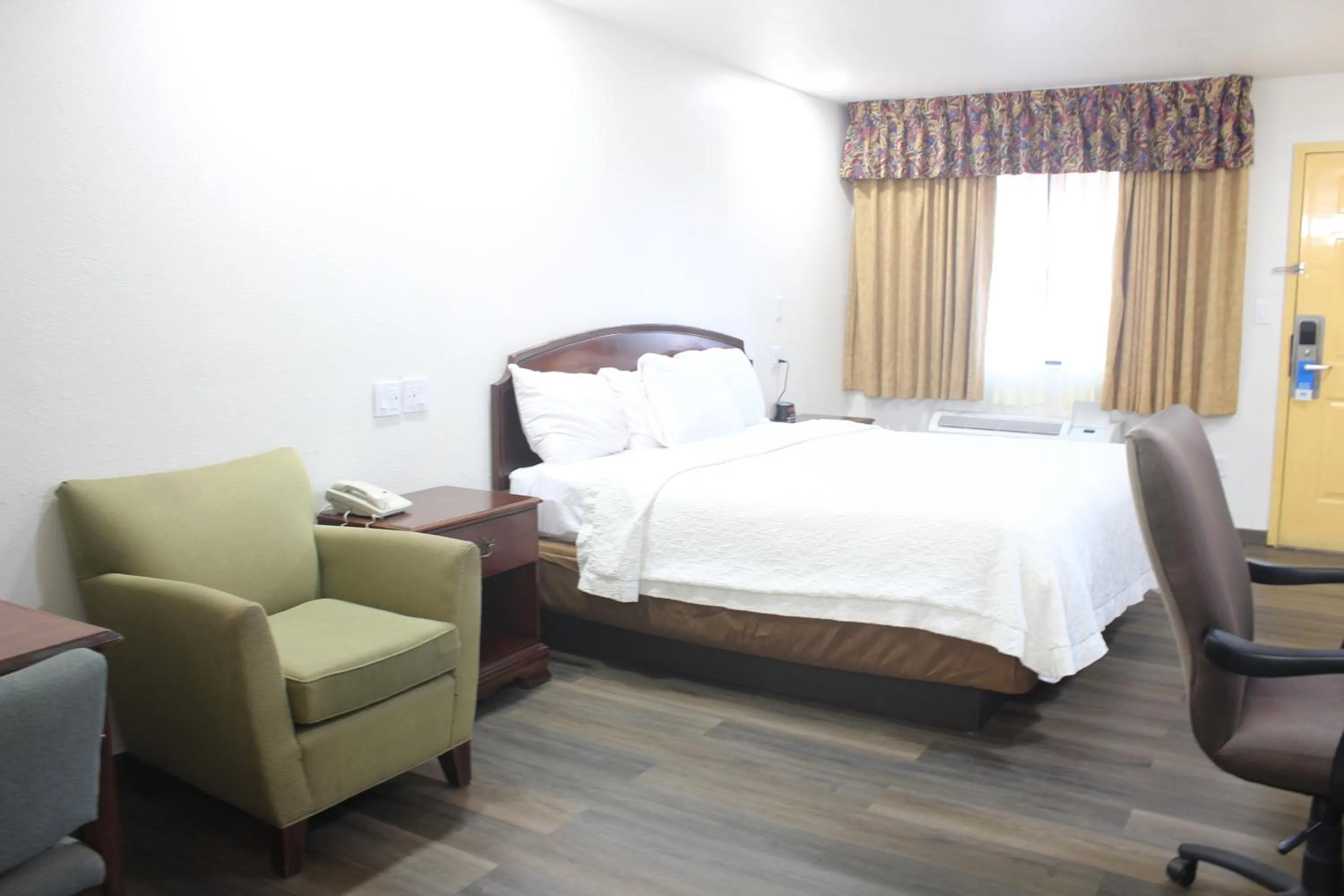 Bed in Rodeway Inn Tucumcari