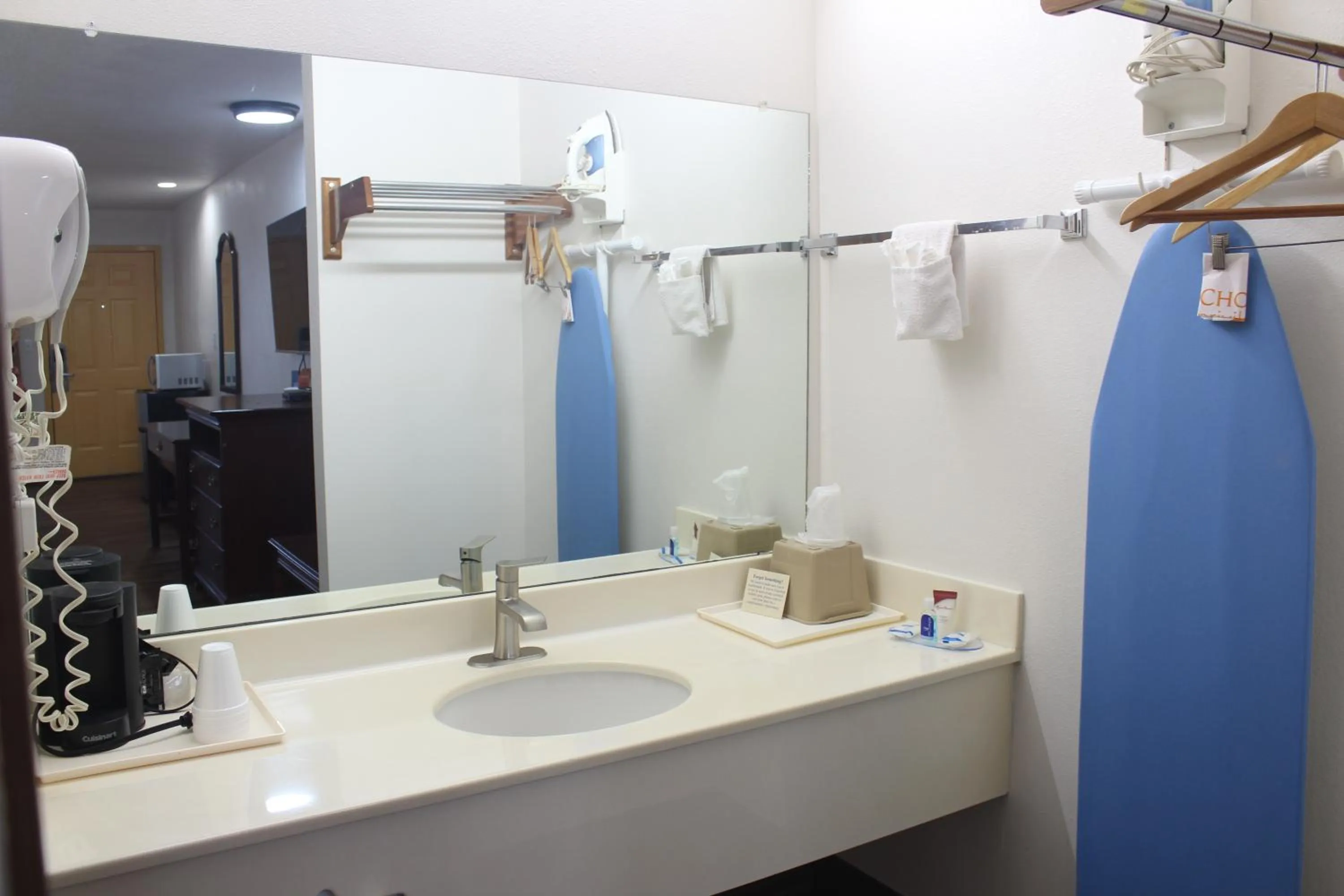 Bathroom in Rodeway Inn Tucumcari