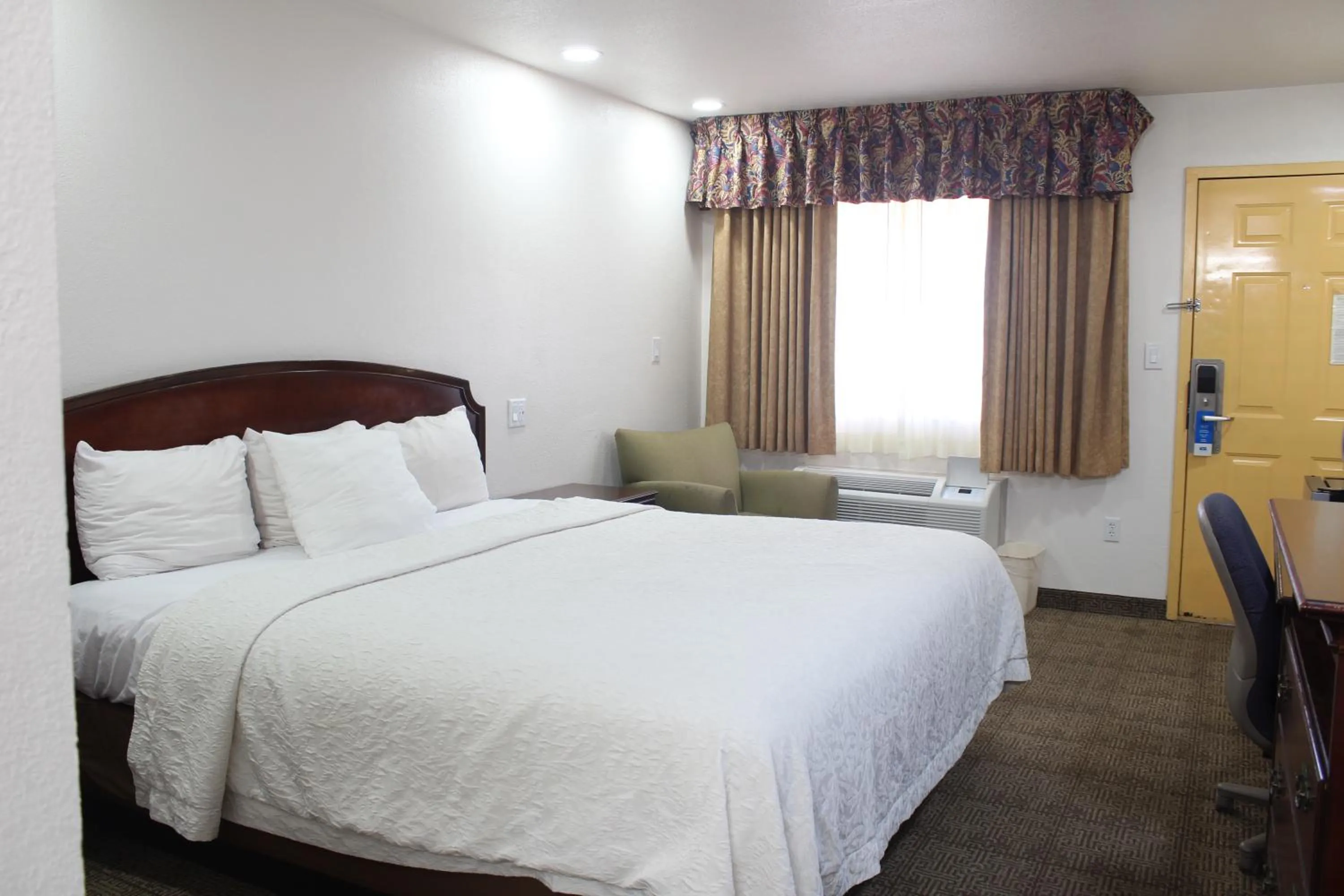 Bed in Rodeway Inn Tucumcari