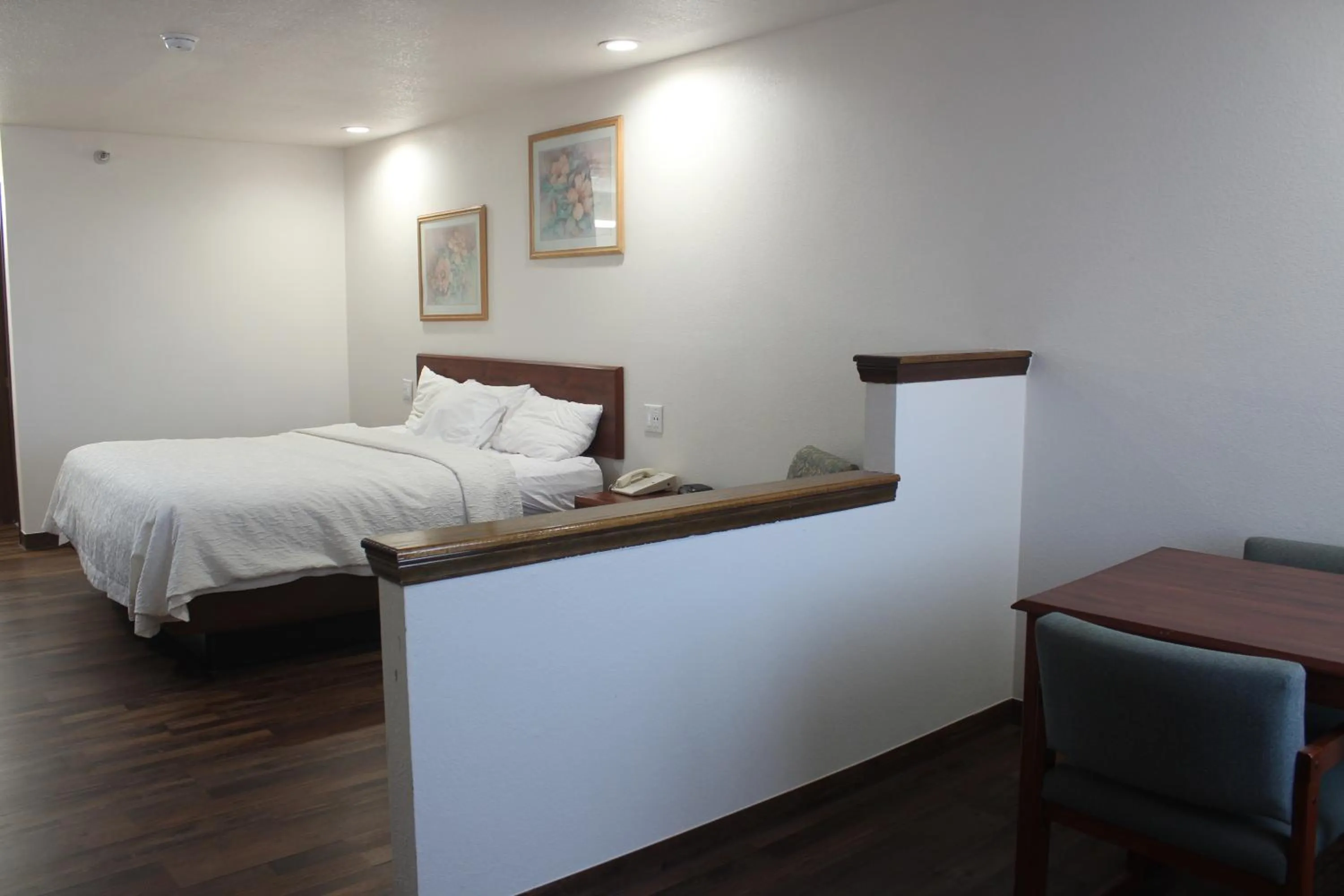 Bed in Rodeway Inn Tucumcari