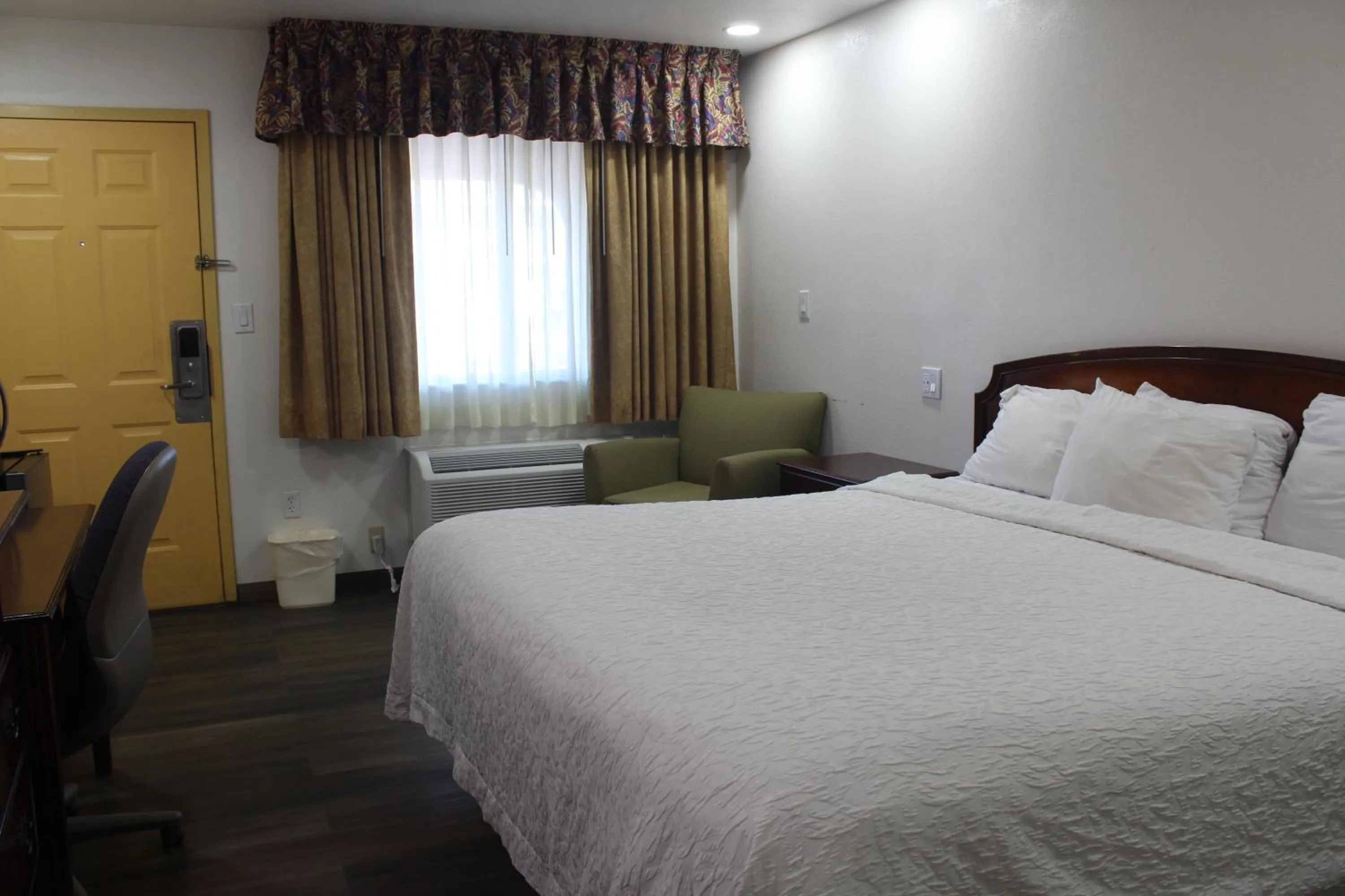 Bed in Rodeway Inn Tucumcari