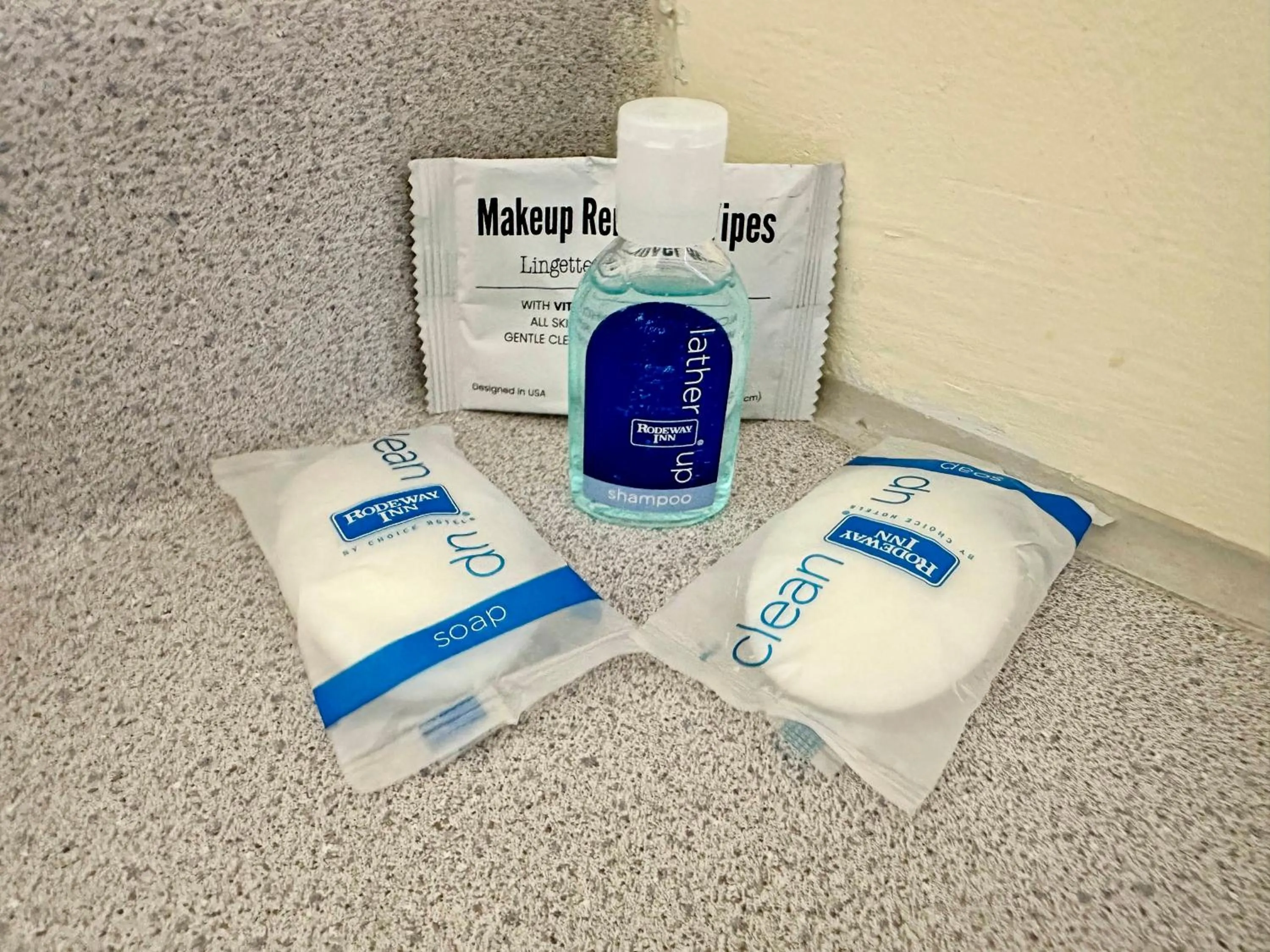 Bathroom in Rodeway Inn Boardman - Hermiston