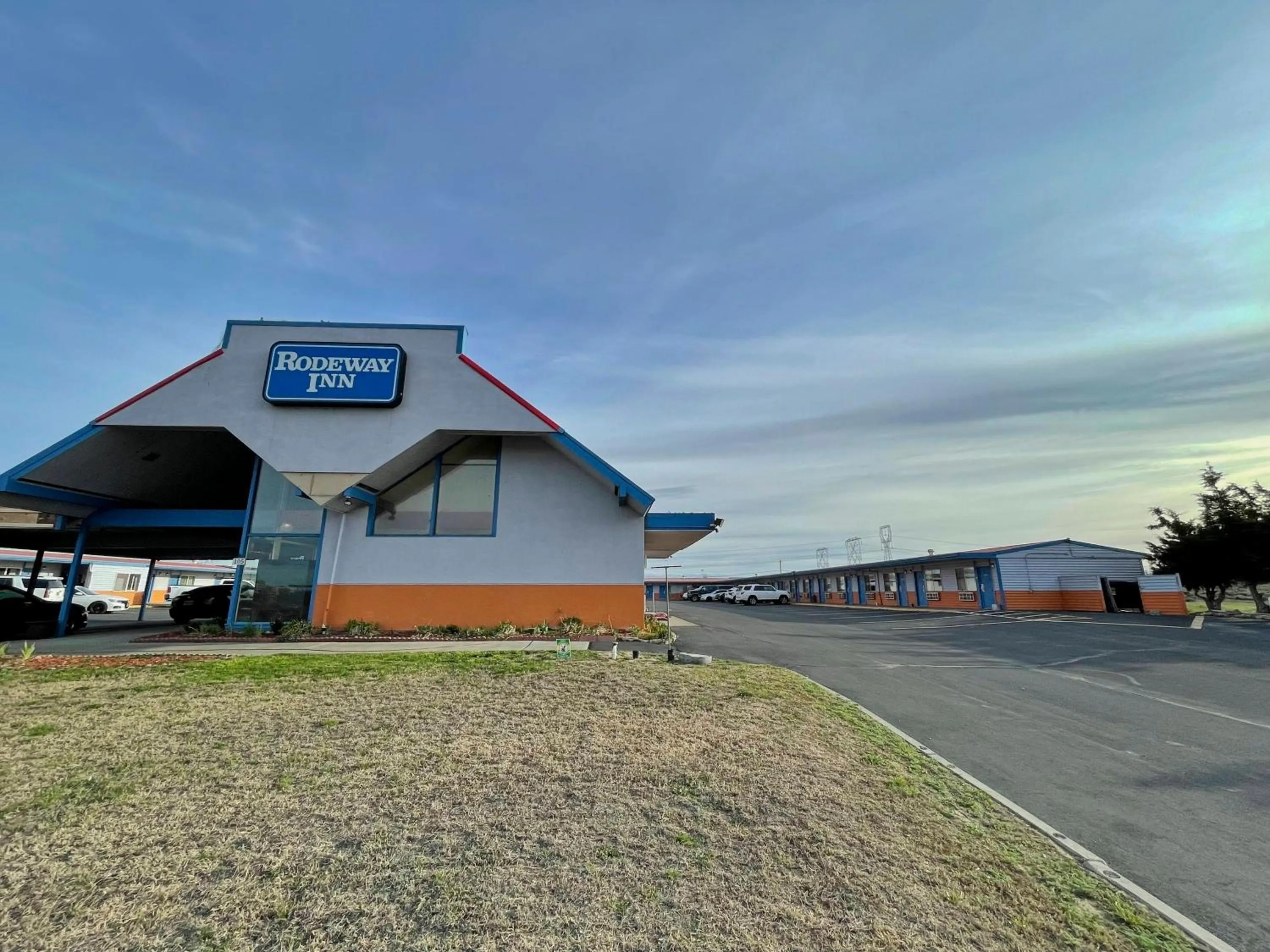 Property building in Rodeway Inn Boardman - Hermiston