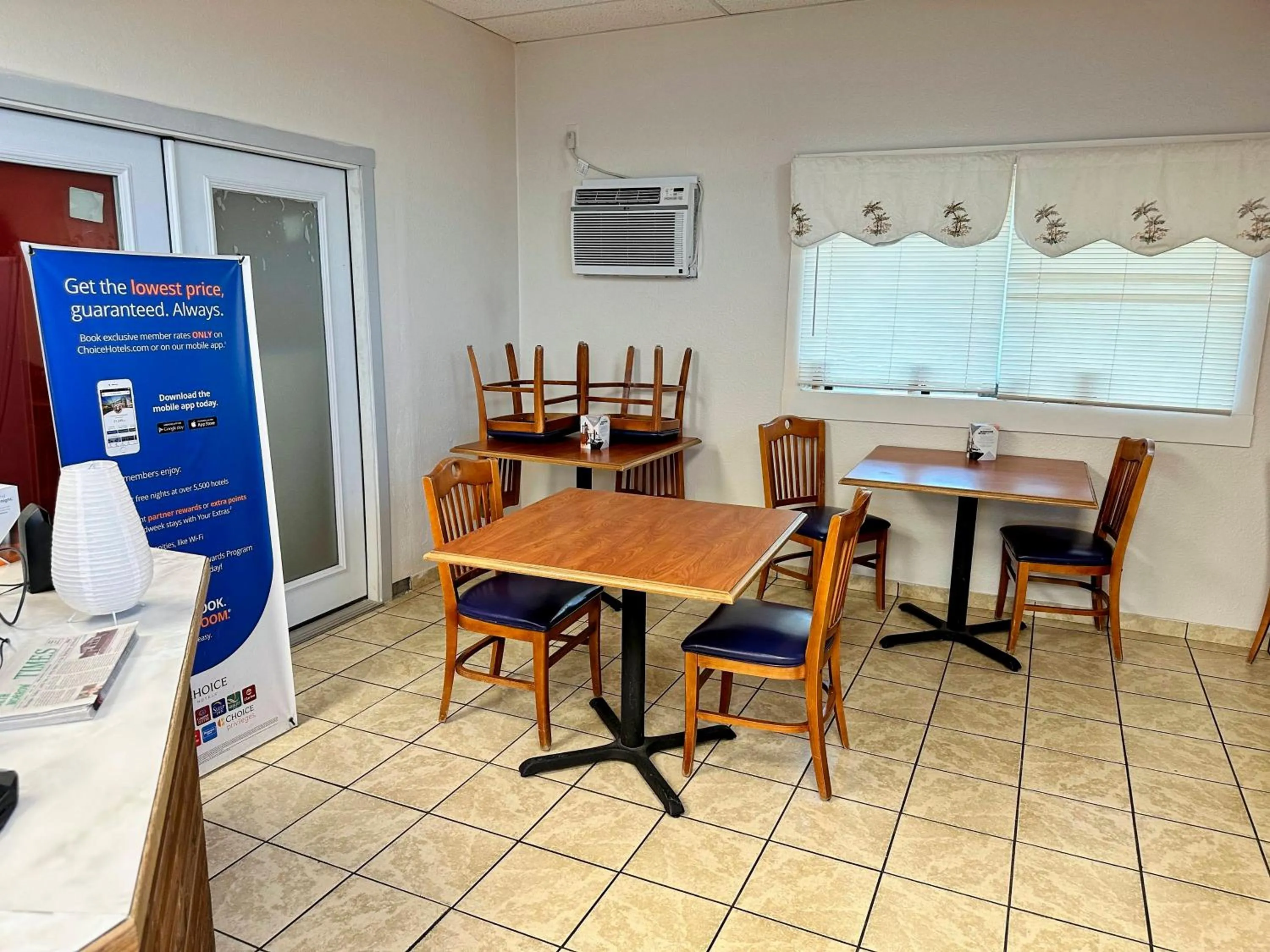 Dining area in Rodeway Inn Boardman - Hermiston