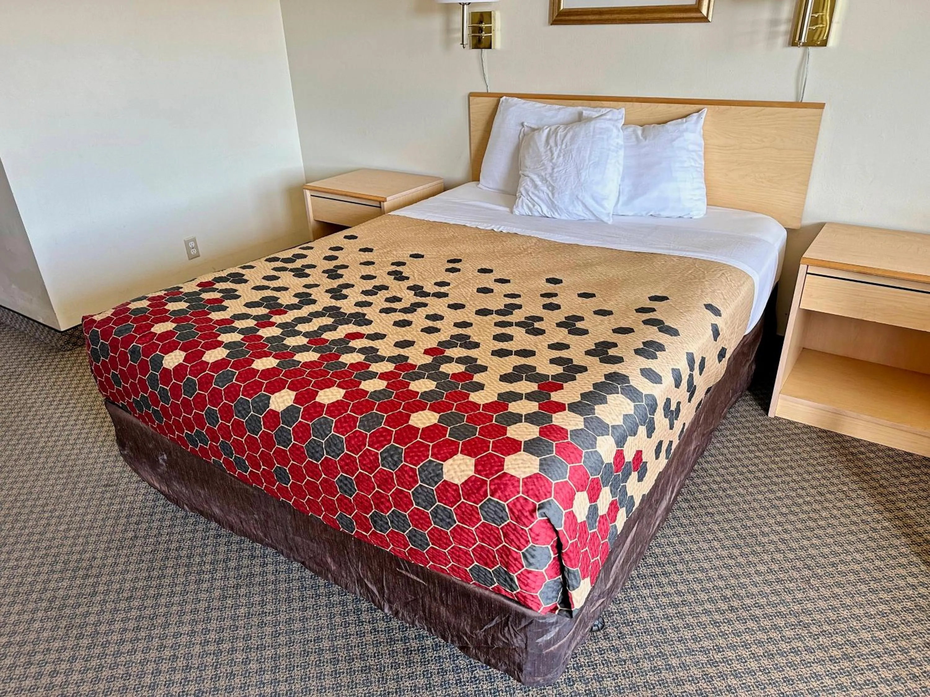 Bed in Rodeway Inn Boardman - Hermiston