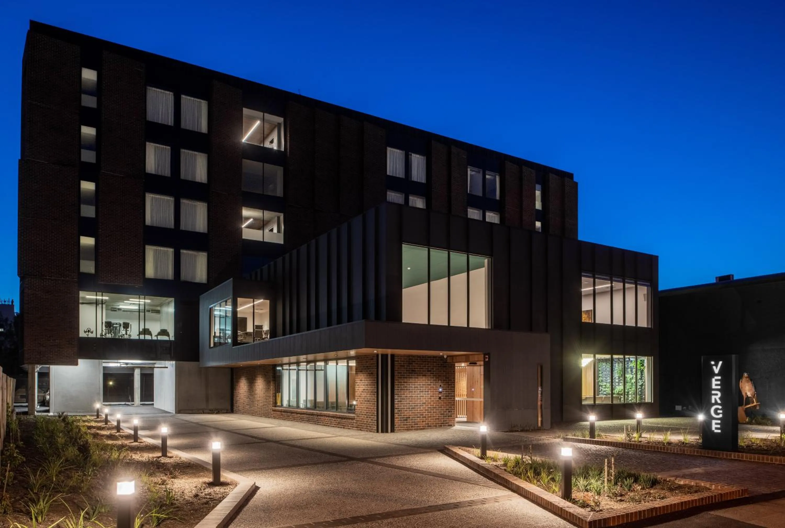 Facade/entrance in Hotel Verge Launceston