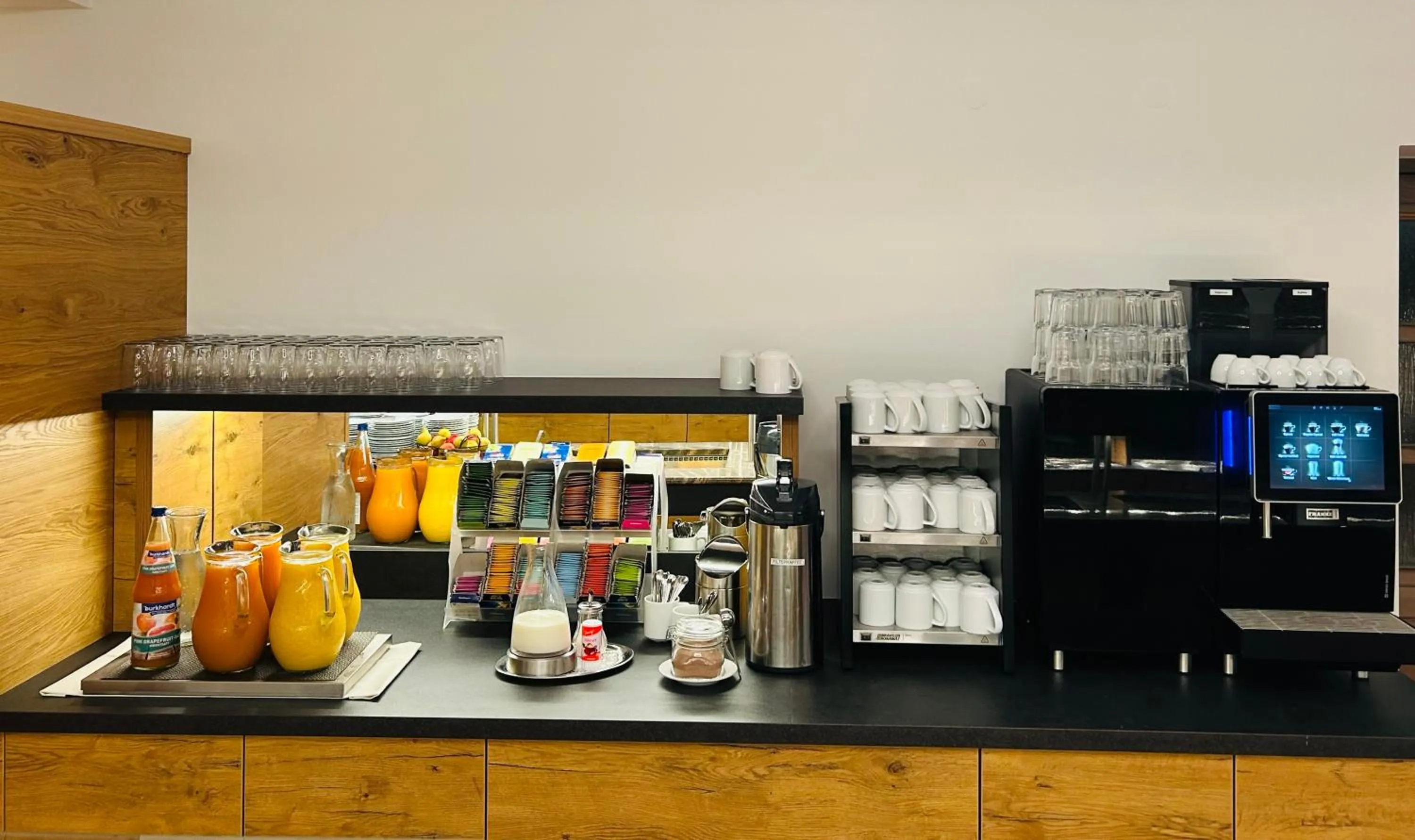Coffee/tea facilities in Hotel Am Kamin