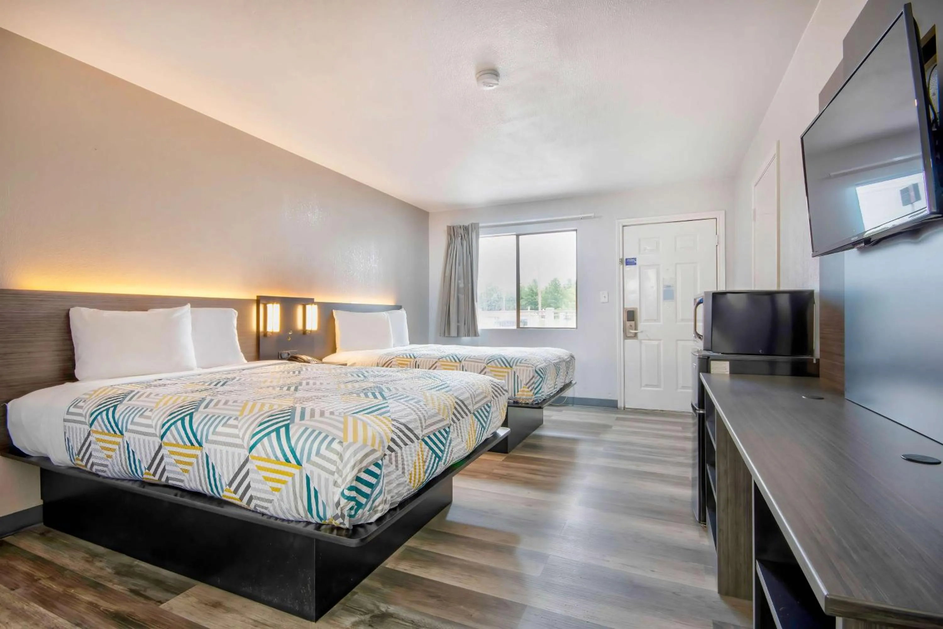 Bedroom, Bed in Motel 6 Texarkana, TX