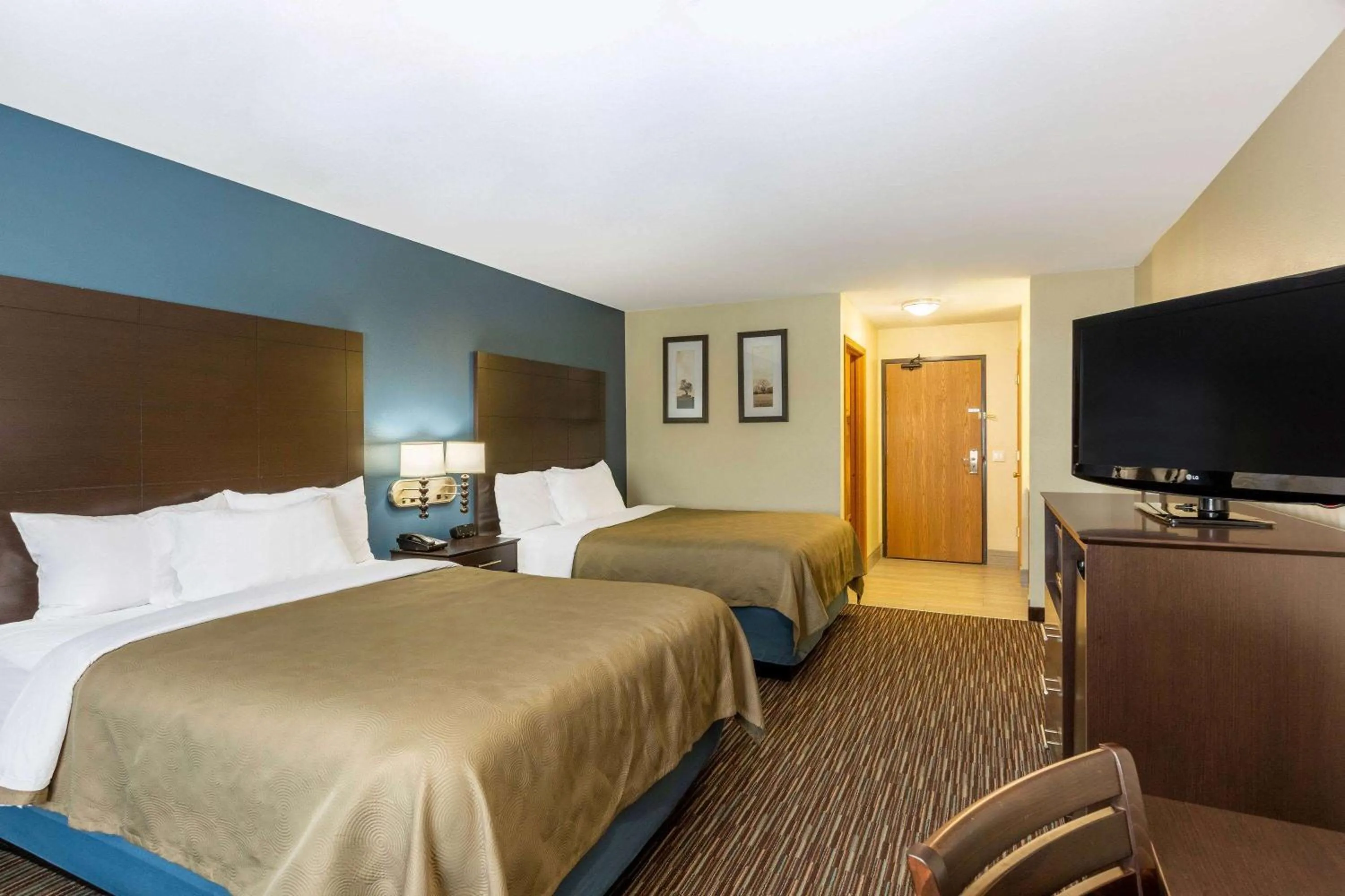 Photo of the whole room, Bed in AmericInn by Wyndham Jefferson
