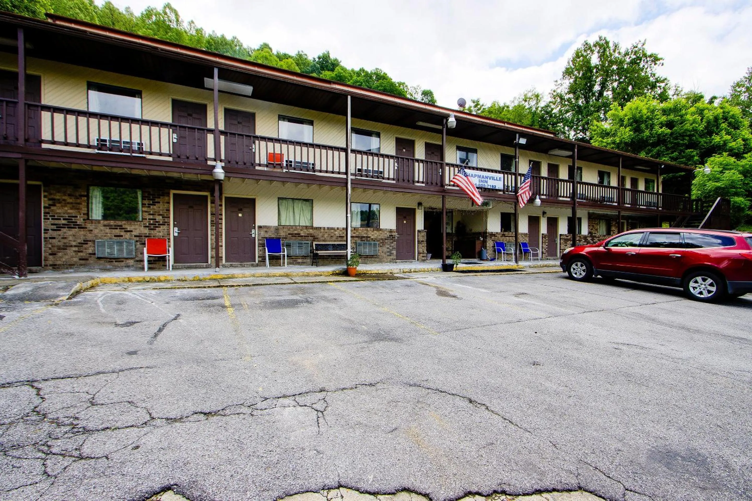 Facade/entrance in OYO Hotel Chapmanville Inn, WV - Hwy 119