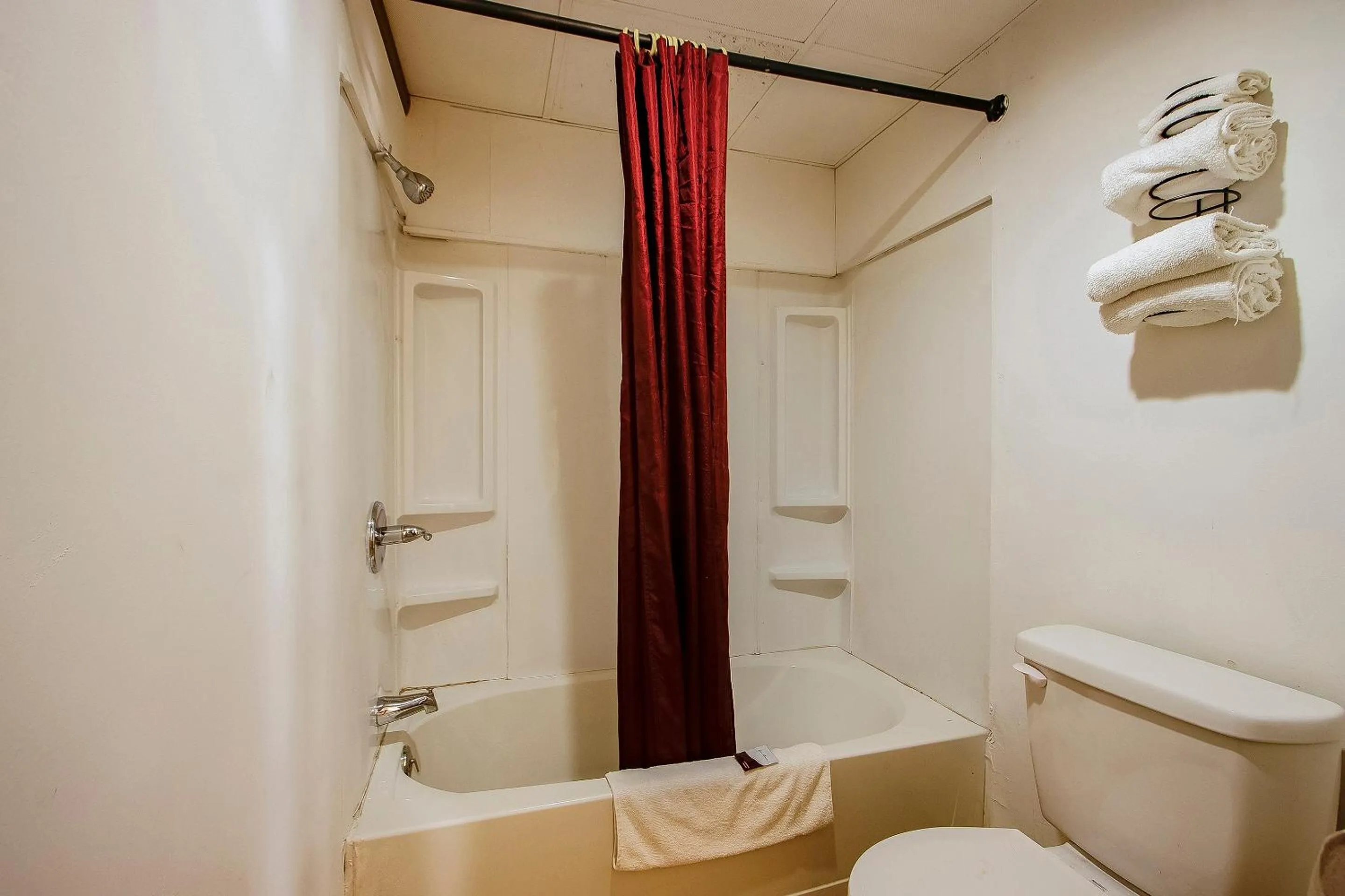 Bathroom in OYO Hotel Chapmanville Inn, WV - Hwy 119