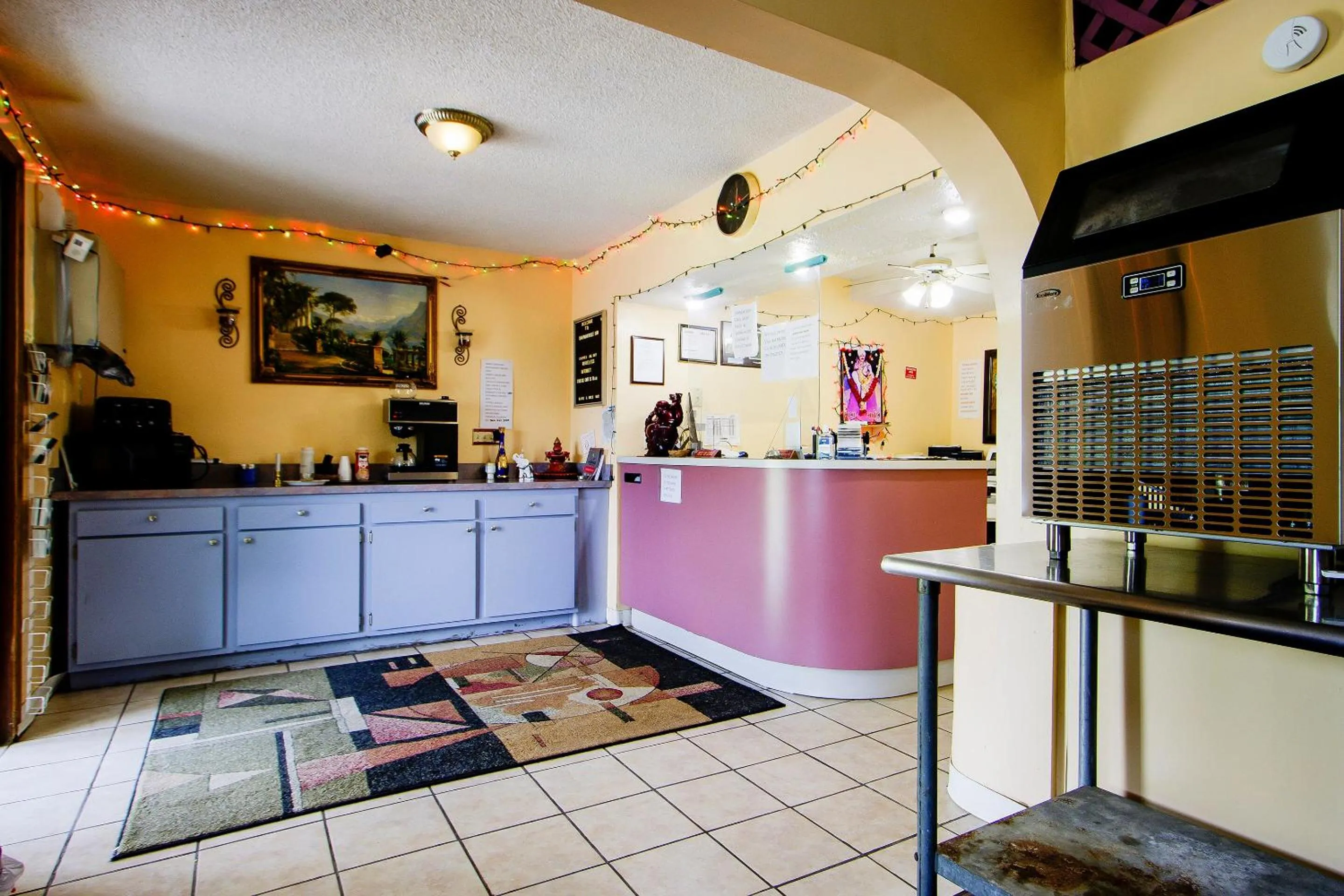Lobby or reception in OYO Hotel Chapmanville Inn, WV - Hwy 119
