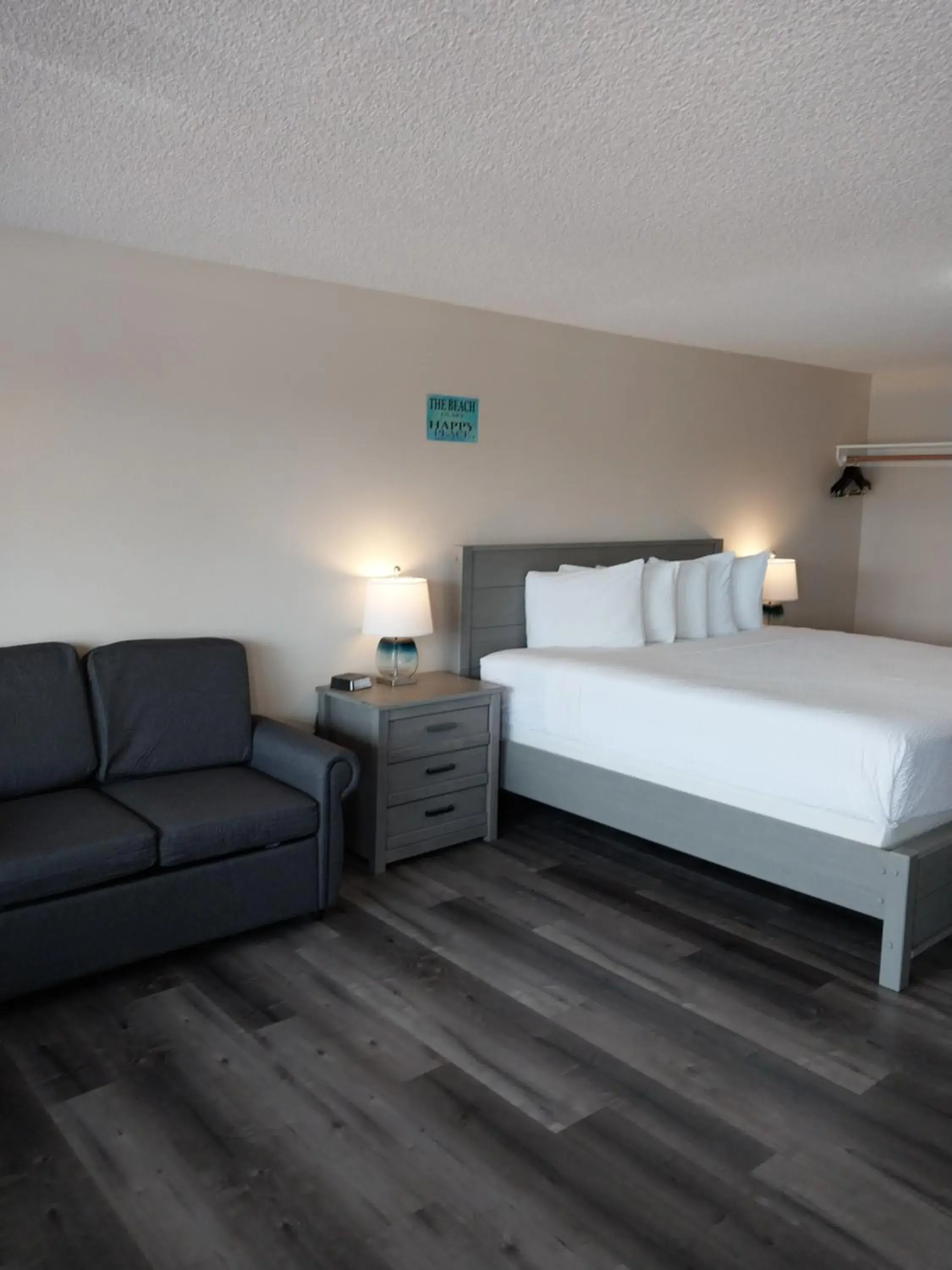 King Studio with Kitchenette and Twin Sleeper Sofa in Inn at the Sea King Studio with Kitchenette and Twin Sleeper Sofa in Inn at the Sea