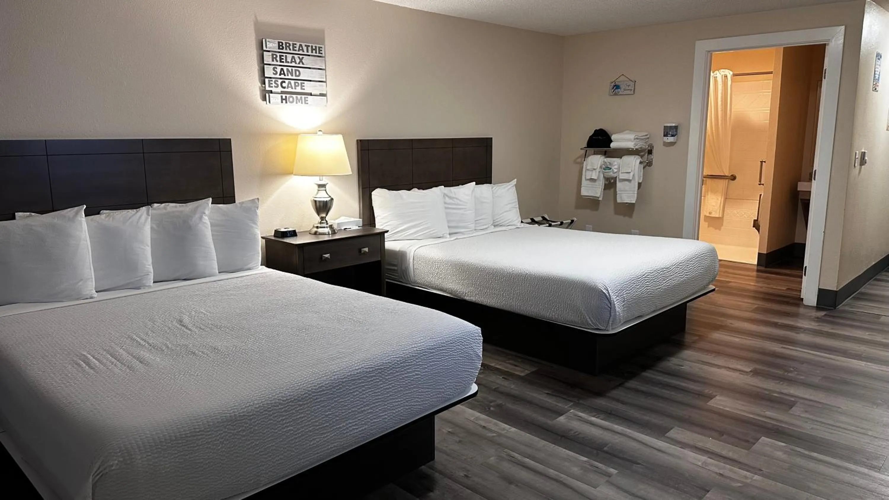 Bedroom, Bed in Inn at the Sea