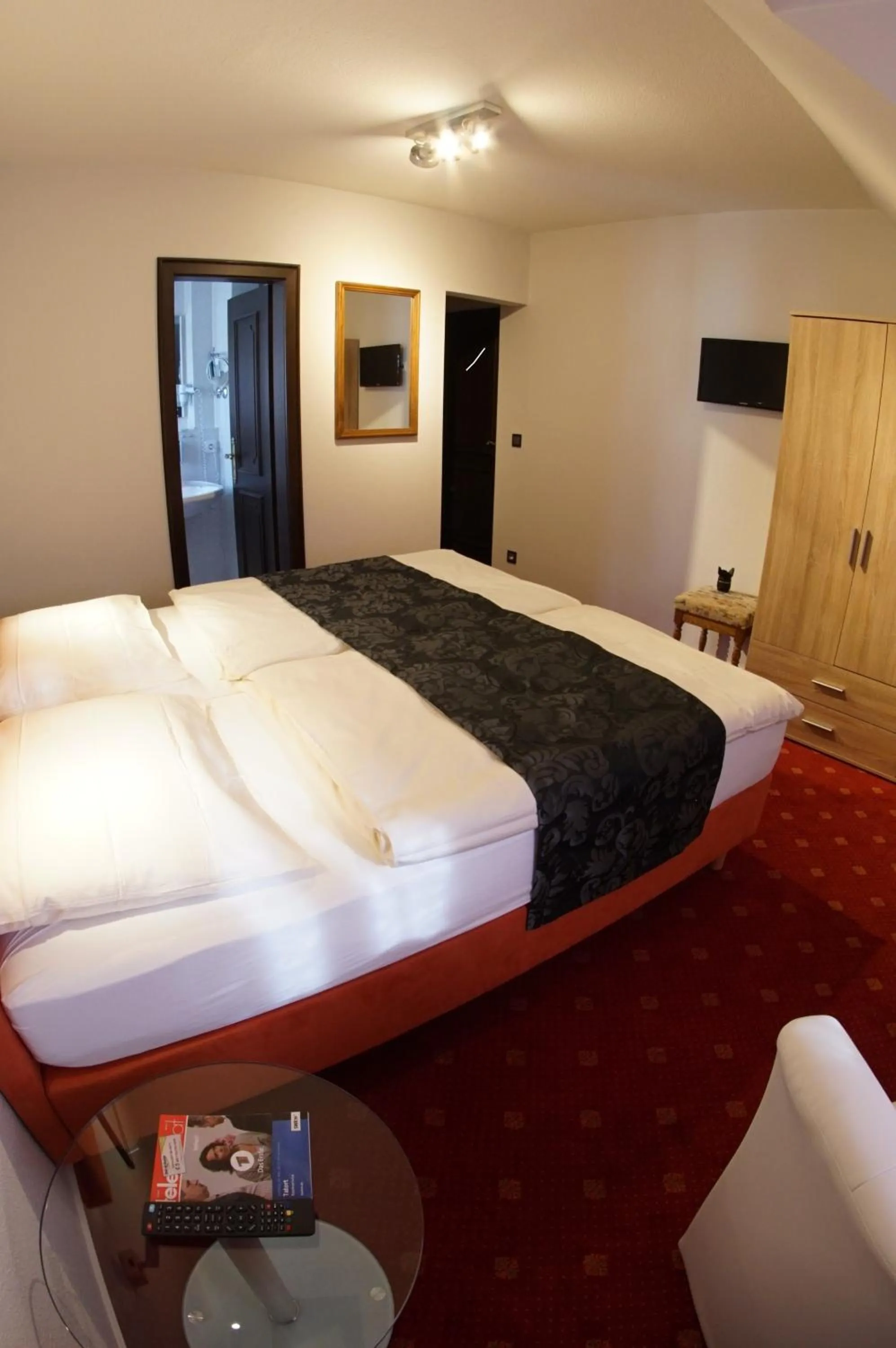 Photo of the whole room, Bed in Hotel zur Post