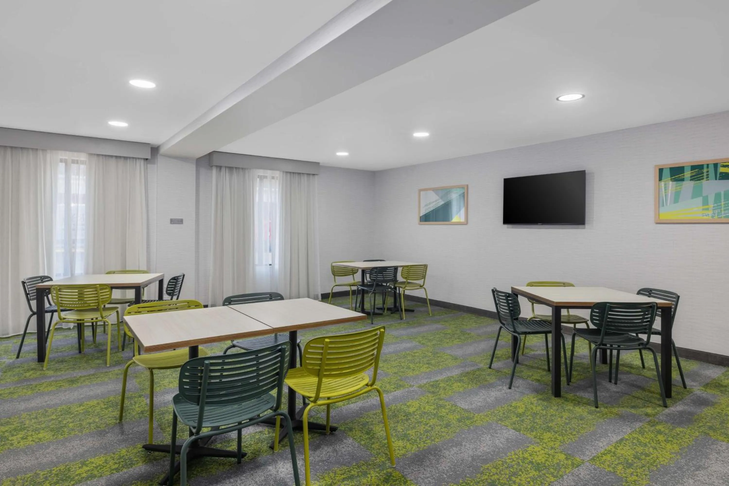 Lobby or reception in Spark By Hilton Fredericksburg Southpoint