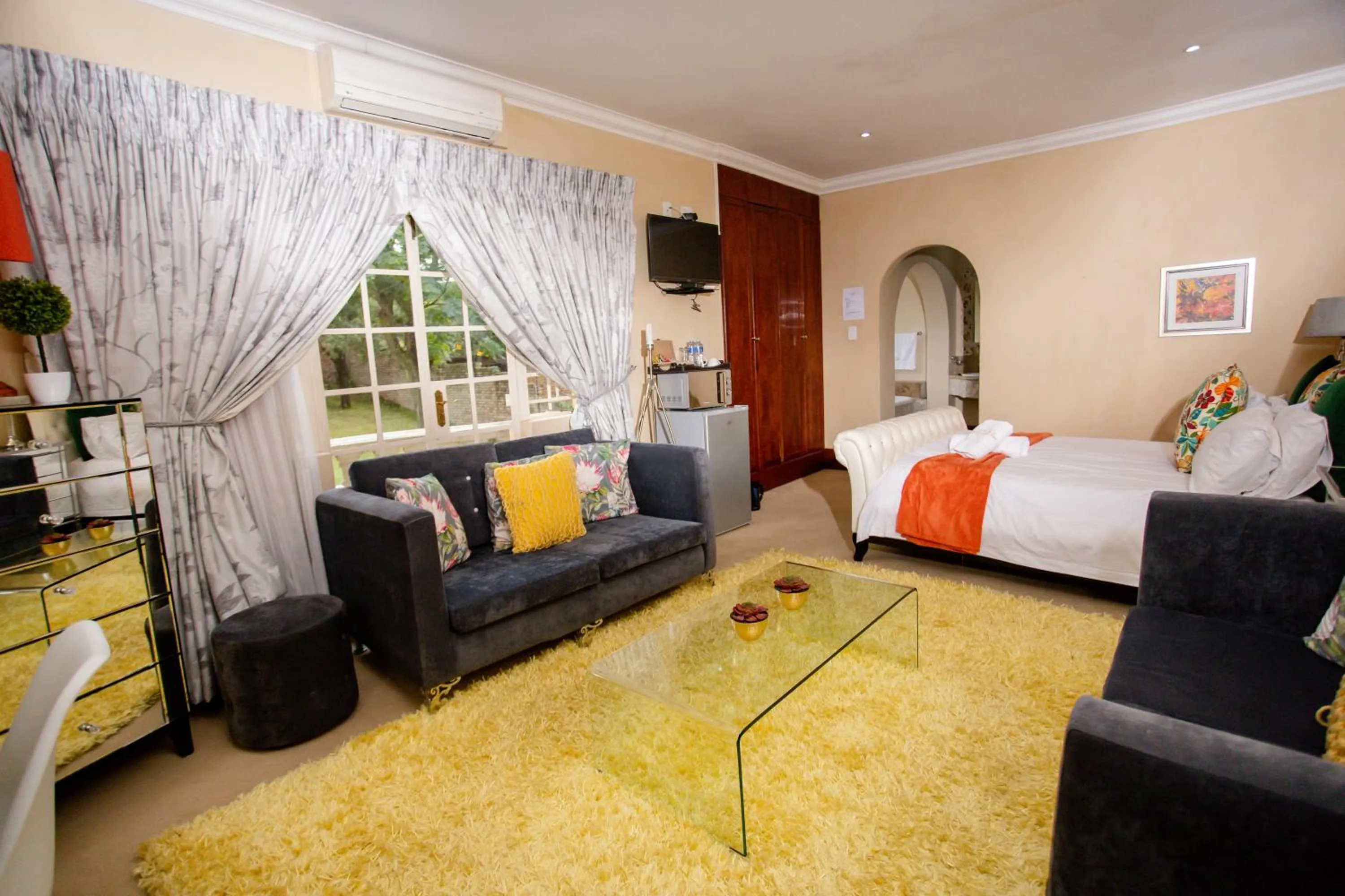 TV and multimedia, Bed in TDM's Boutique Guest House