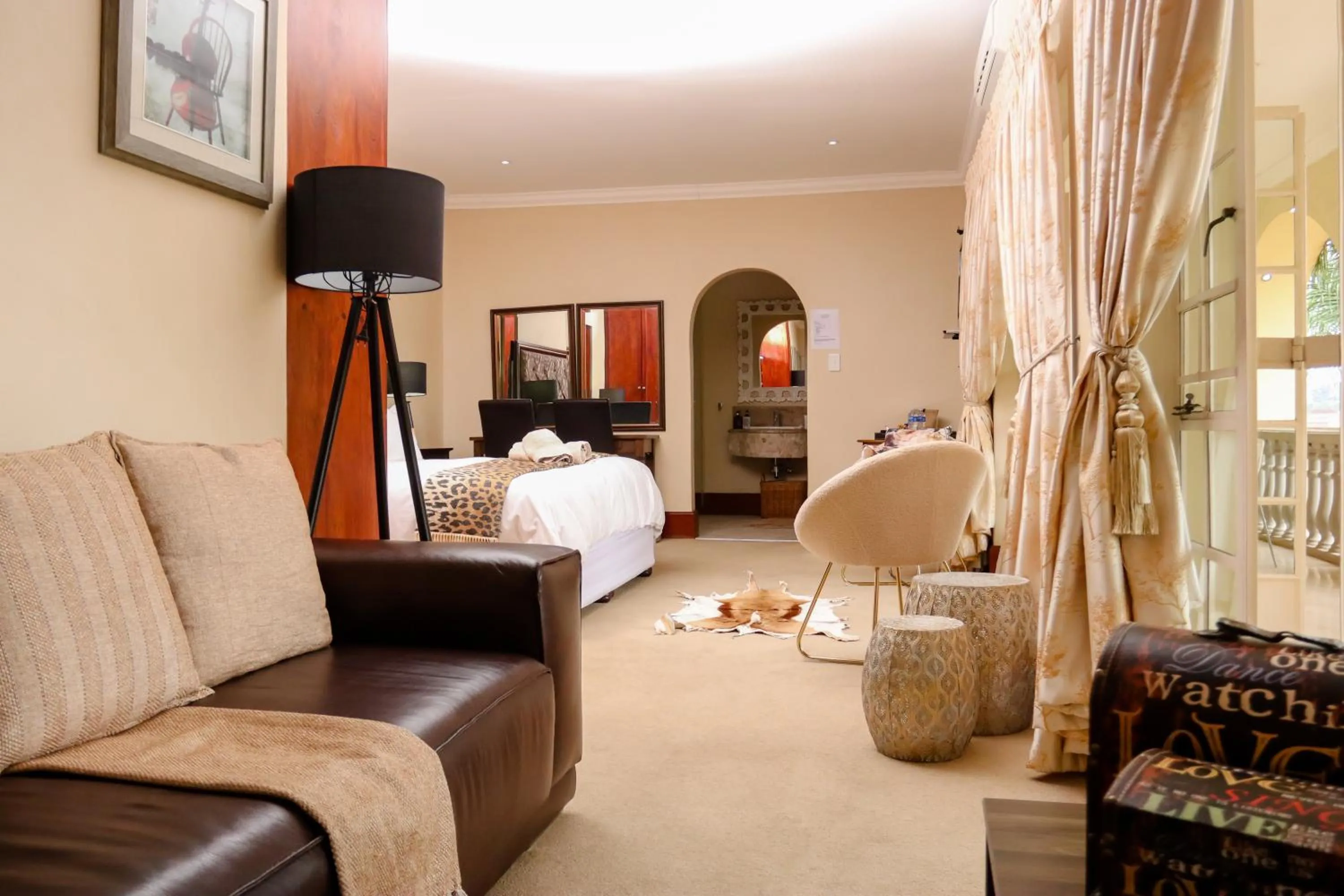 Photo of the whole room, Bed in TDM's Boutique Guest House