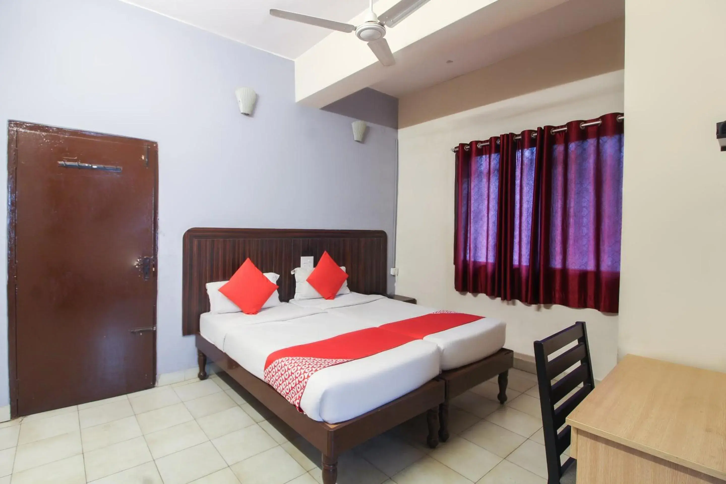 Deluxe Triple Room - single occupancy in Hotel O Regal Near Paradise Circle Deluxe Triple Room - single occupancy in Hotel O Regal Near Paradise Circle