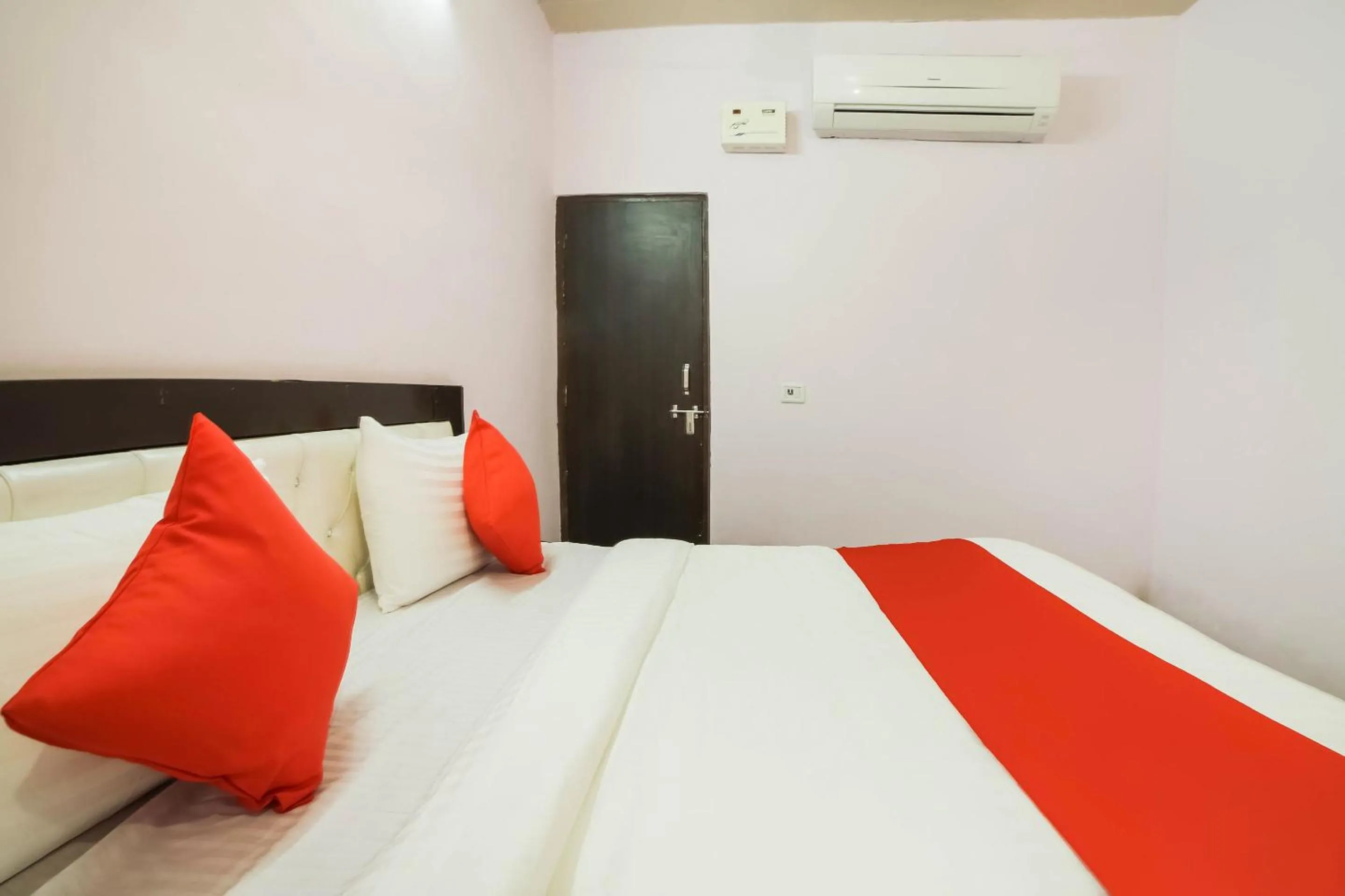 Bedroom, Bed in OYO Kl Khari Inn