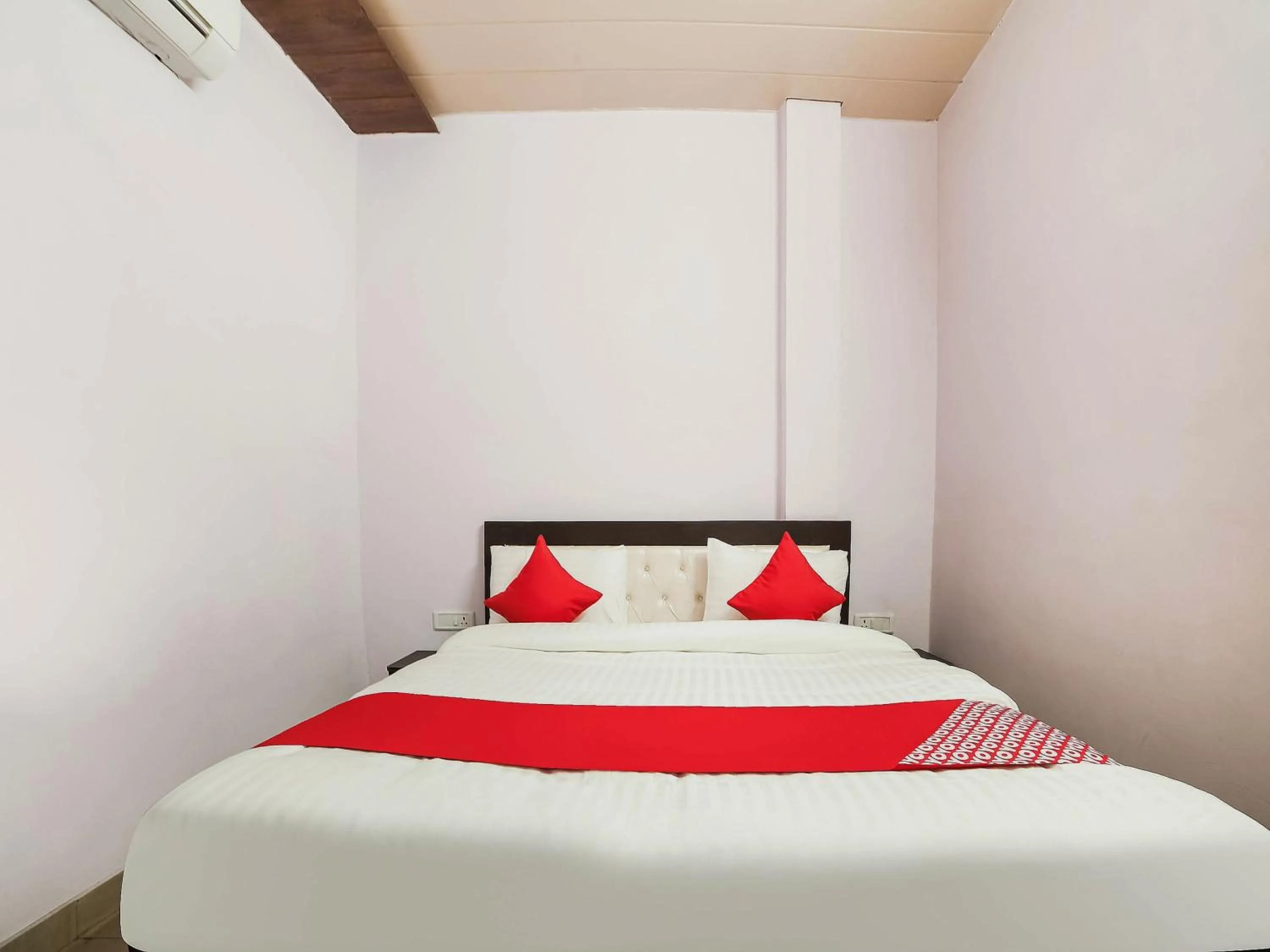 Bedroom, Bed in OYO Kl Khari Inn