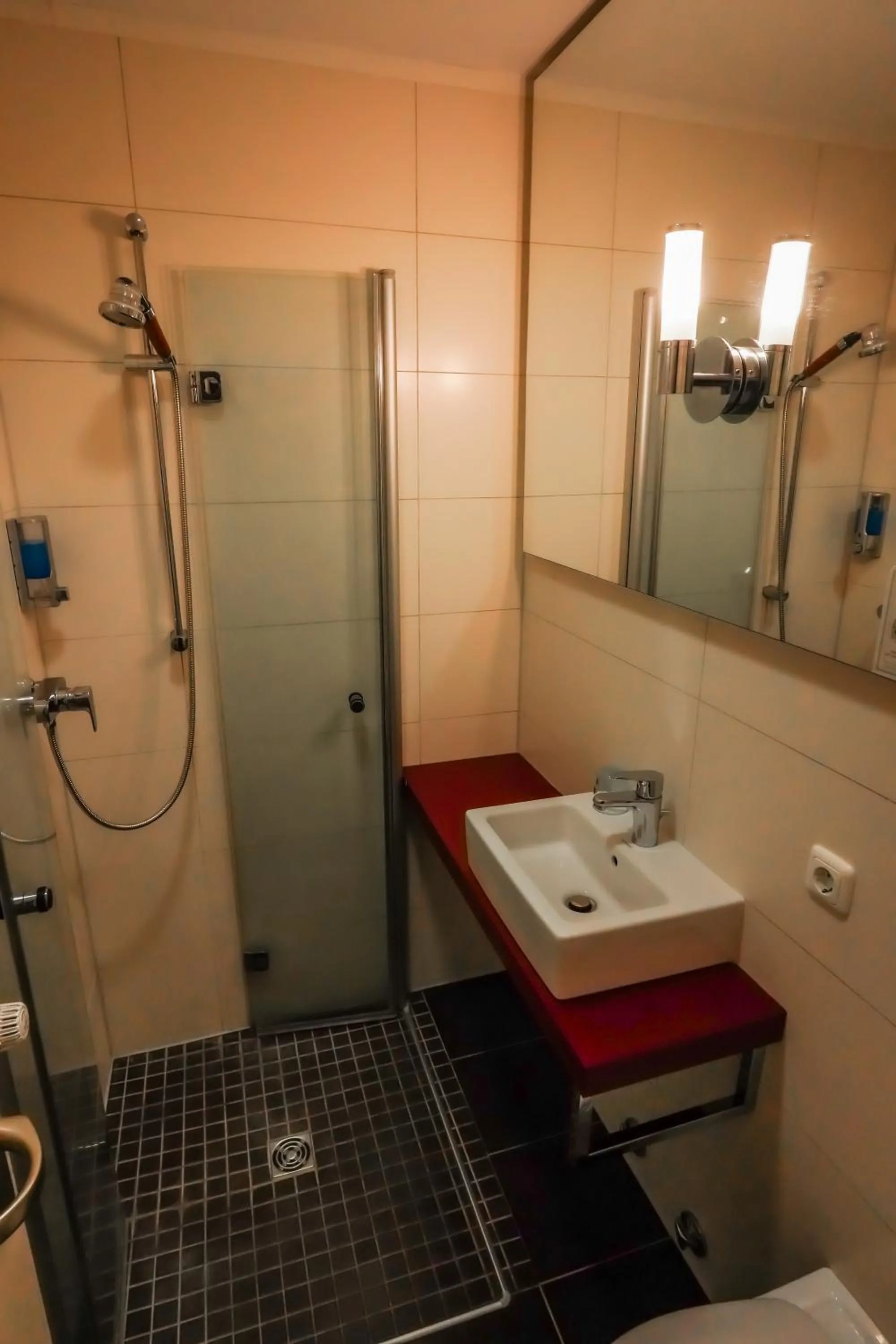 Shower in Hotel Stadt Daun