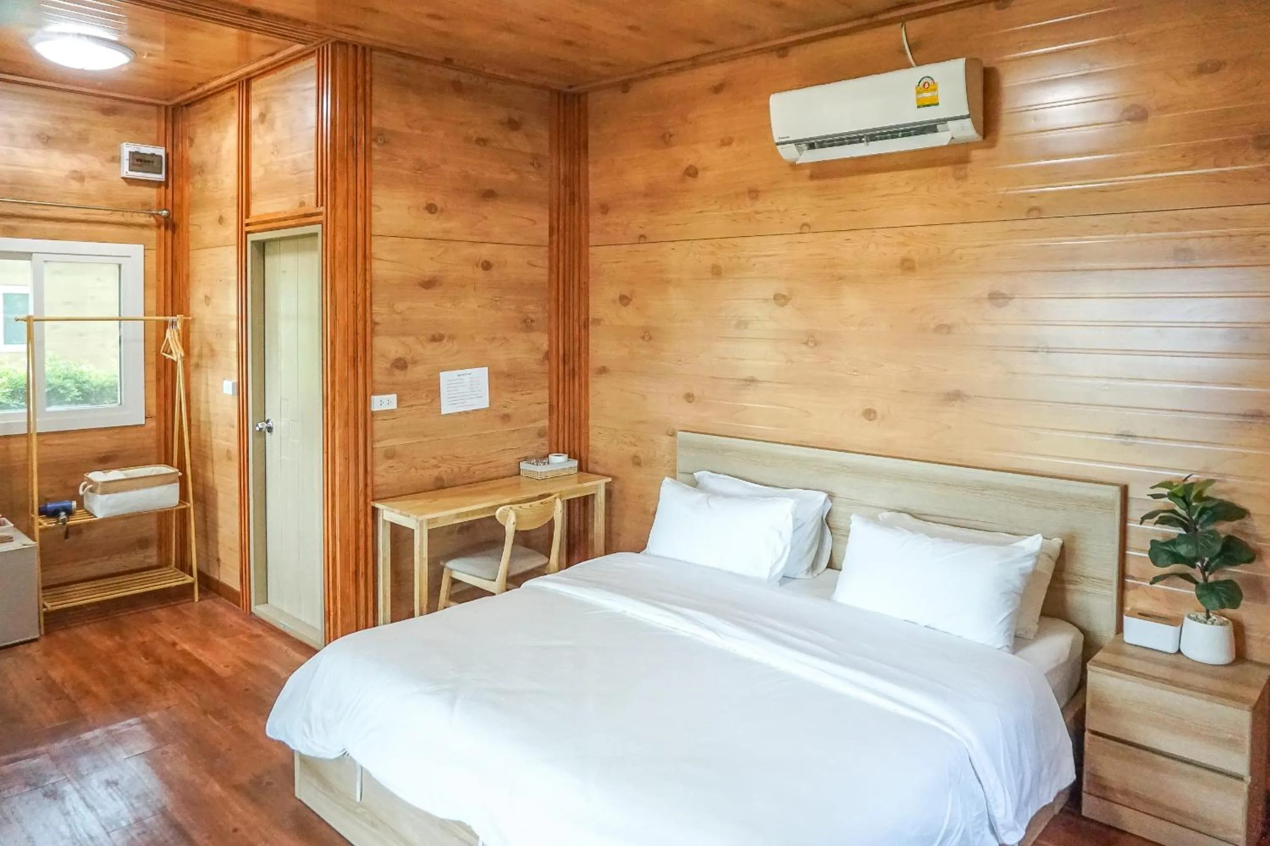 Bed in Beung Sampathuan Nakornchaisri Resort