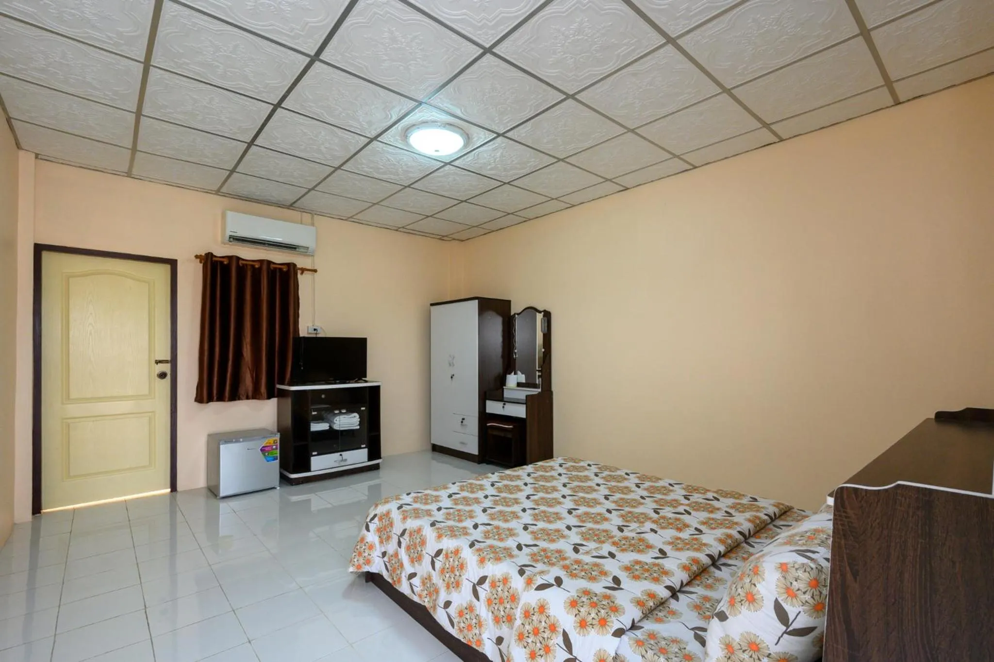 Bedroom, Bed in Beung Sampathuan Nakornchaisri Resort