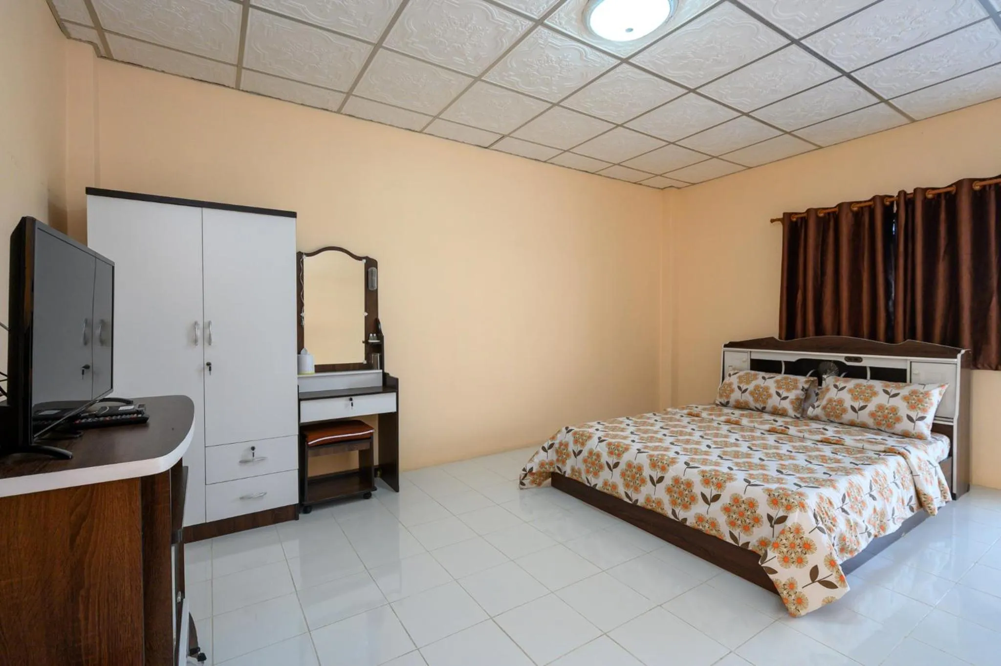 Bed in Beung Sampathuan Nakornchaisri Resort