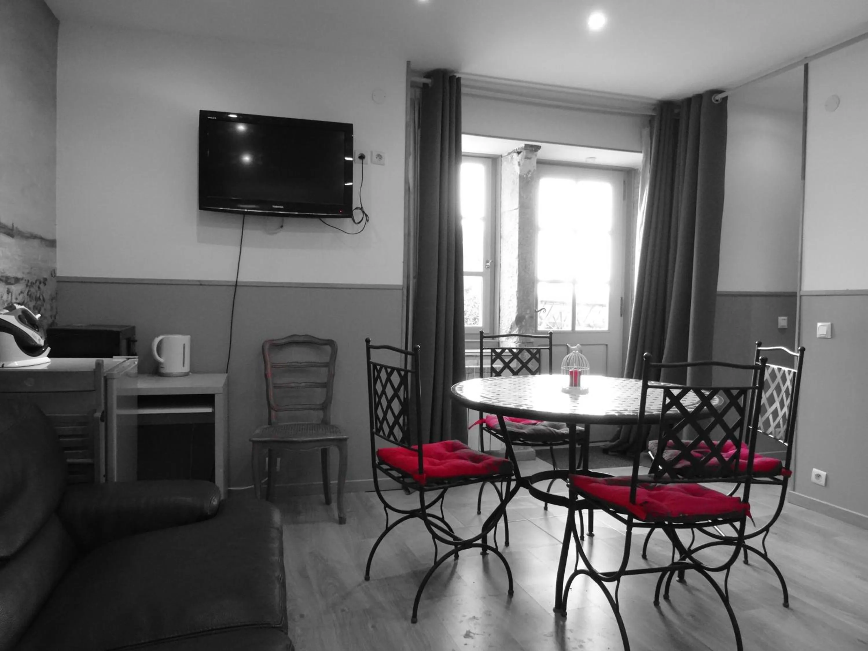 Day in Datcha Bourguignonne, Chambres & Gîte