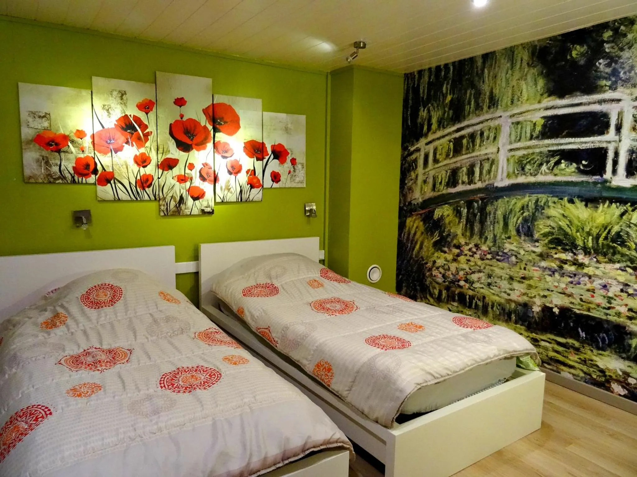 Bed in Datcha Bourguignonne, Chambres & Gîte