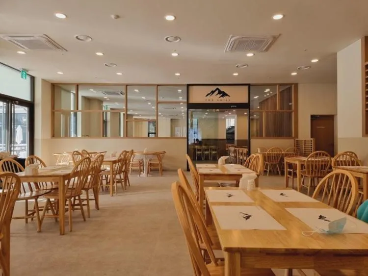 Restaurant/places to eat in Tops10 Resort Donggang Cistar