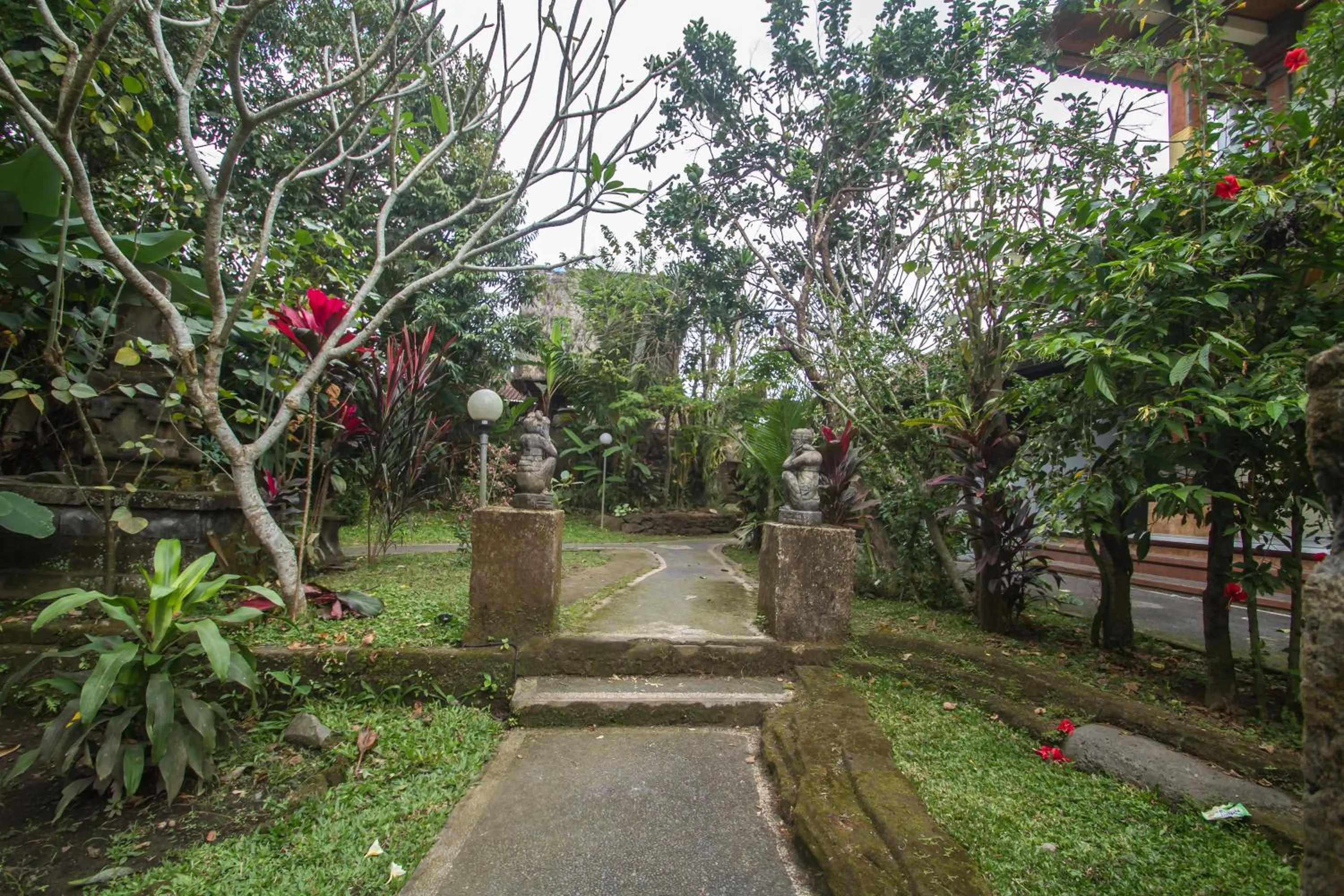 Facade/entrance in Omah D'Taman by EPS