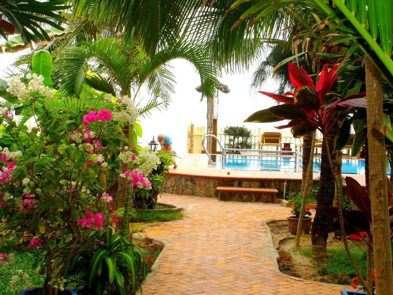 Swimming pool in Hoang Kim Golden Resort