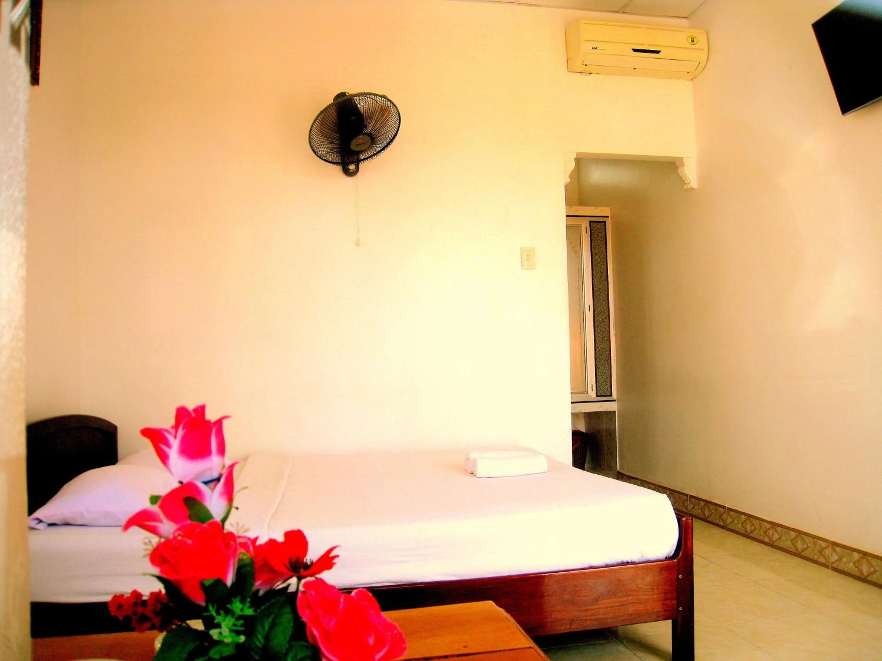 Bedroom, Bed in Hoang Kim Golden Resort