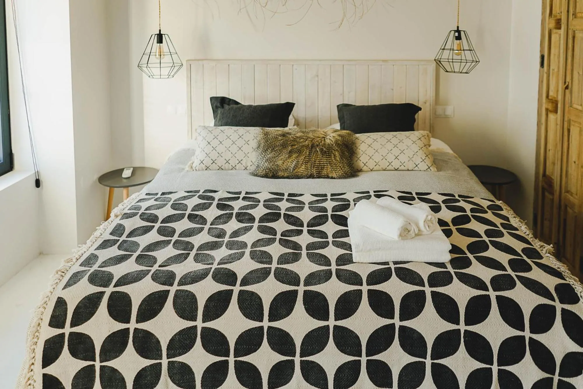 Bed in Ronda Center Apartments with Pool