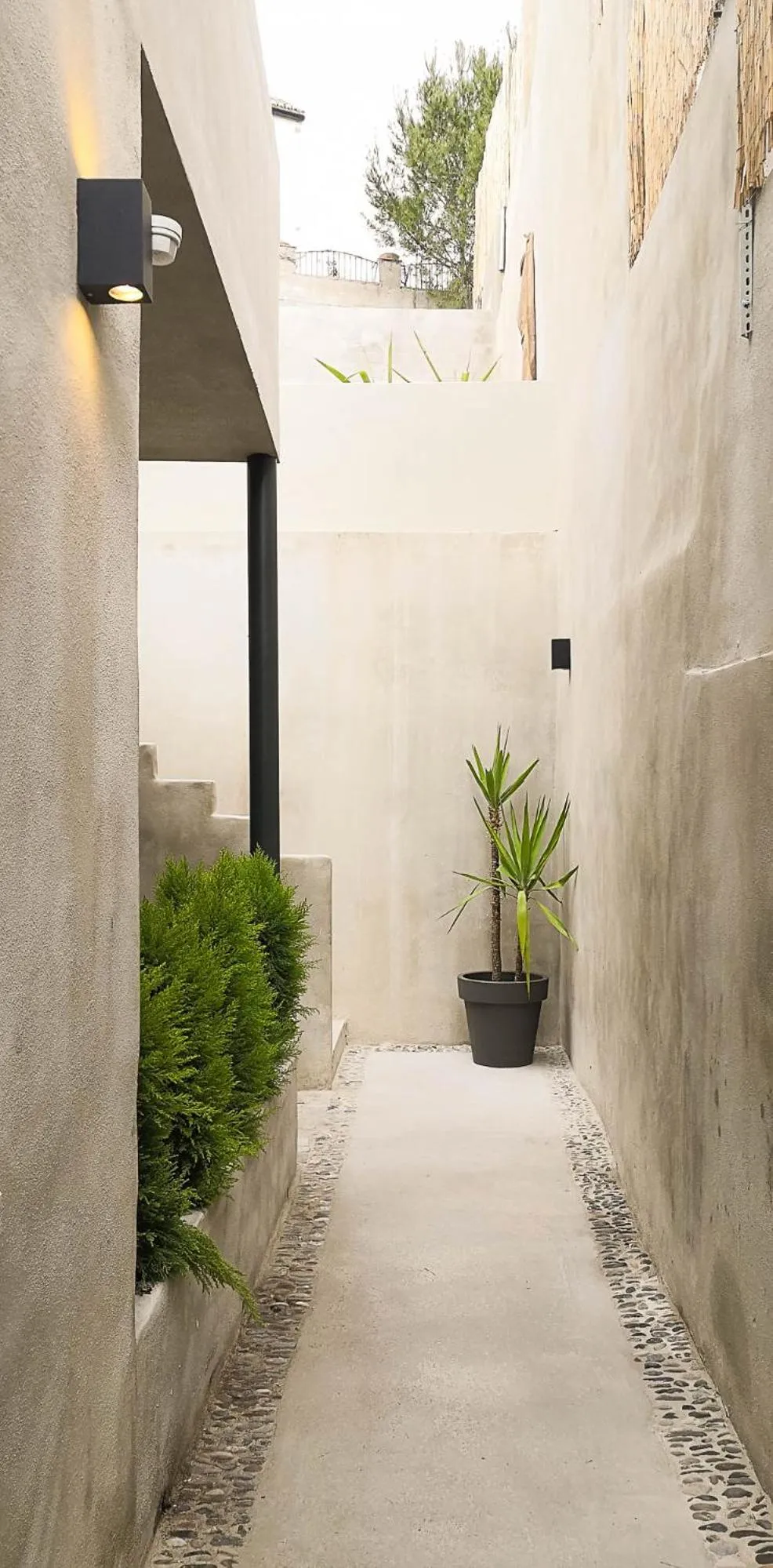 Facade/entrance in Ronda Center Apartments with Pool