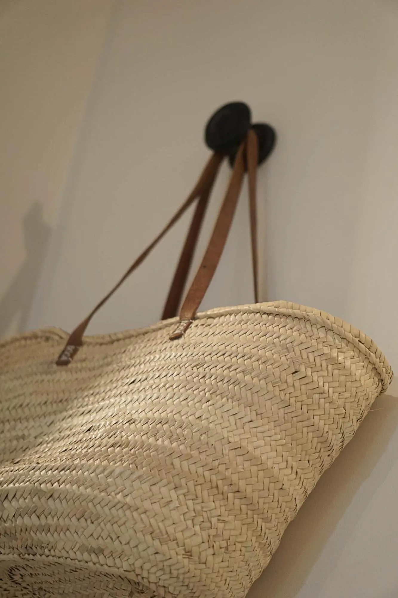 Decorative detail in Ronda Center Apartments with Pool